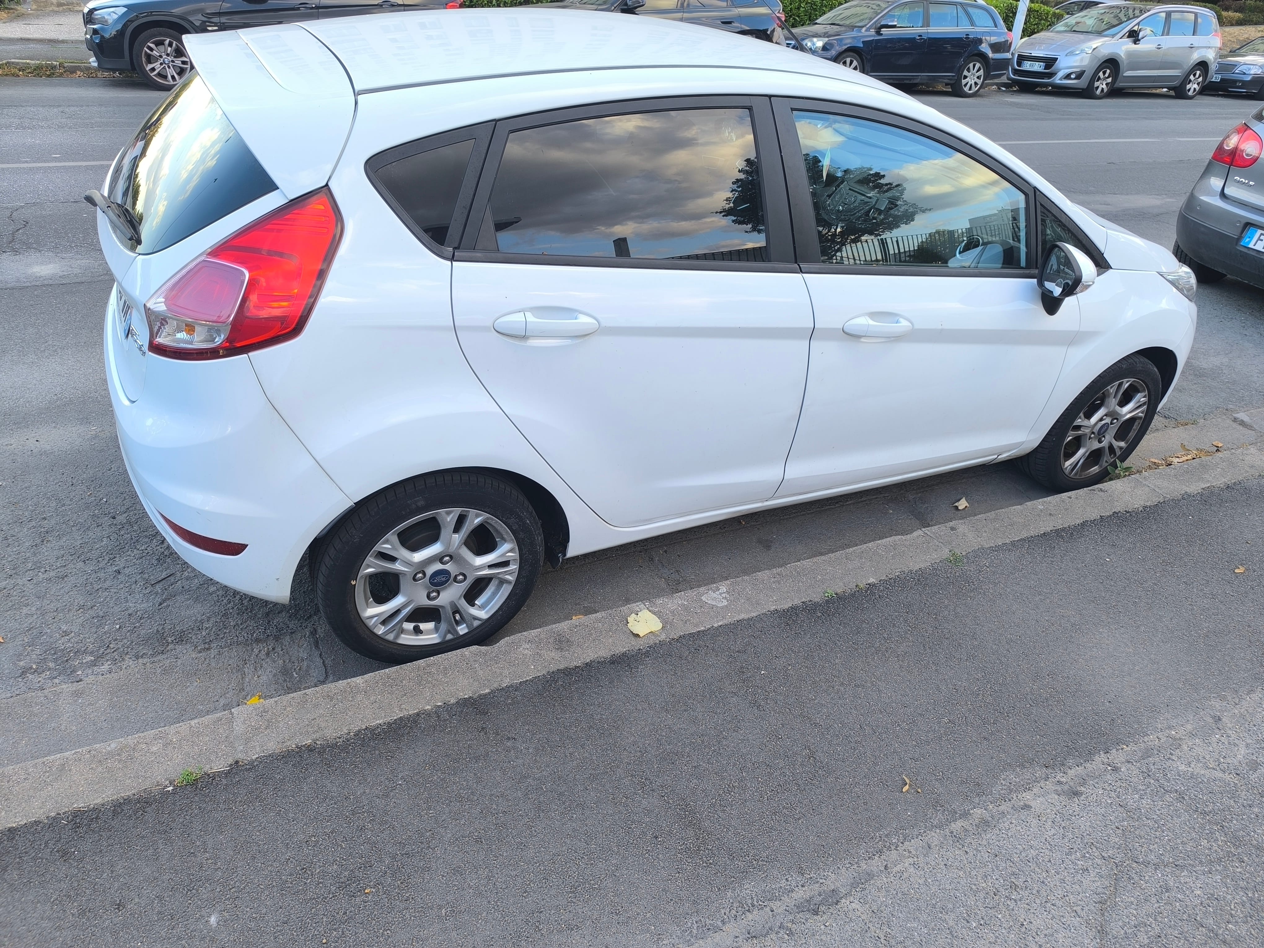 Ford Fiesta avec Climatisation