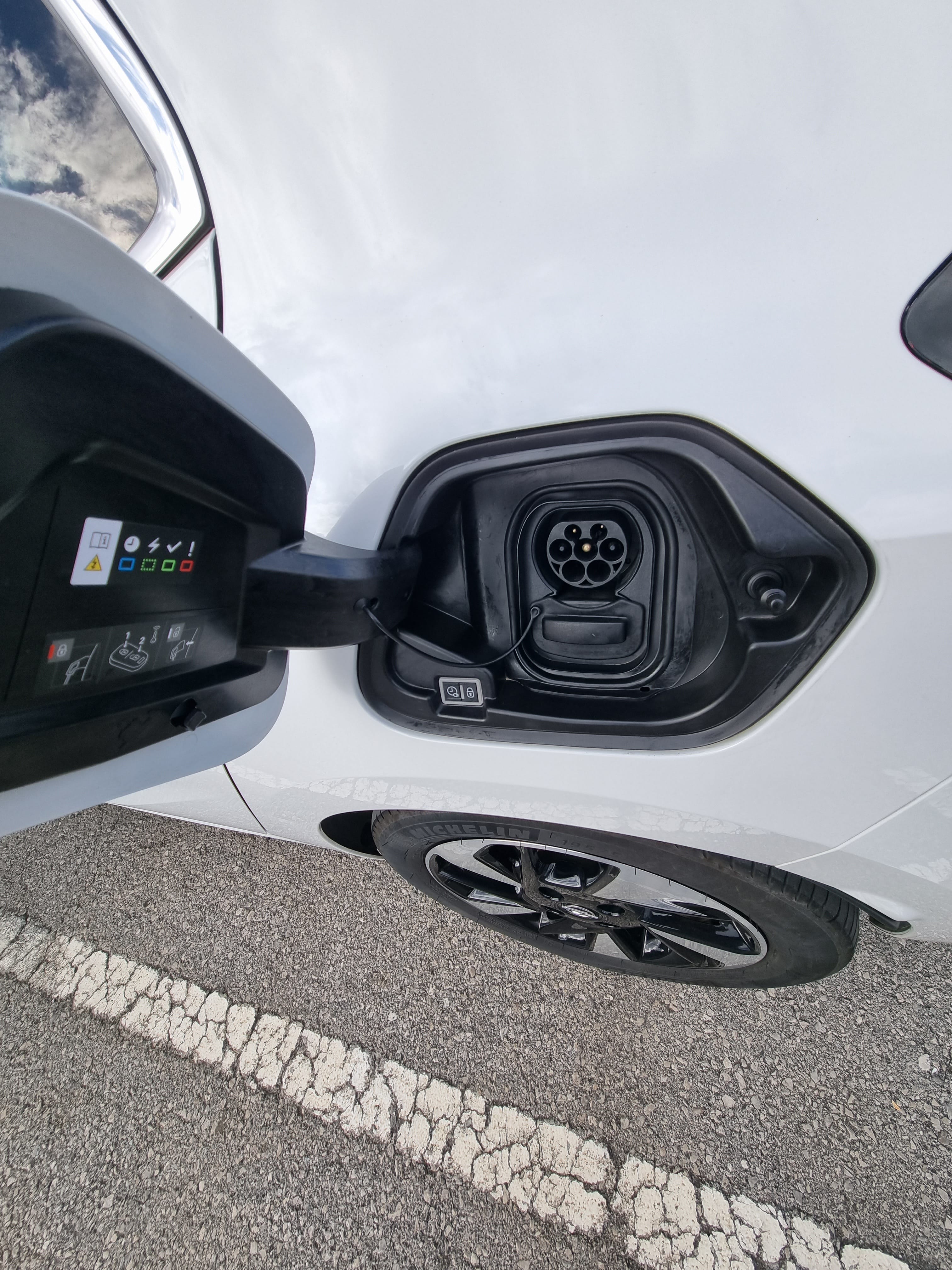 Opel Corsa-E 136 CV con Apple CarPlay