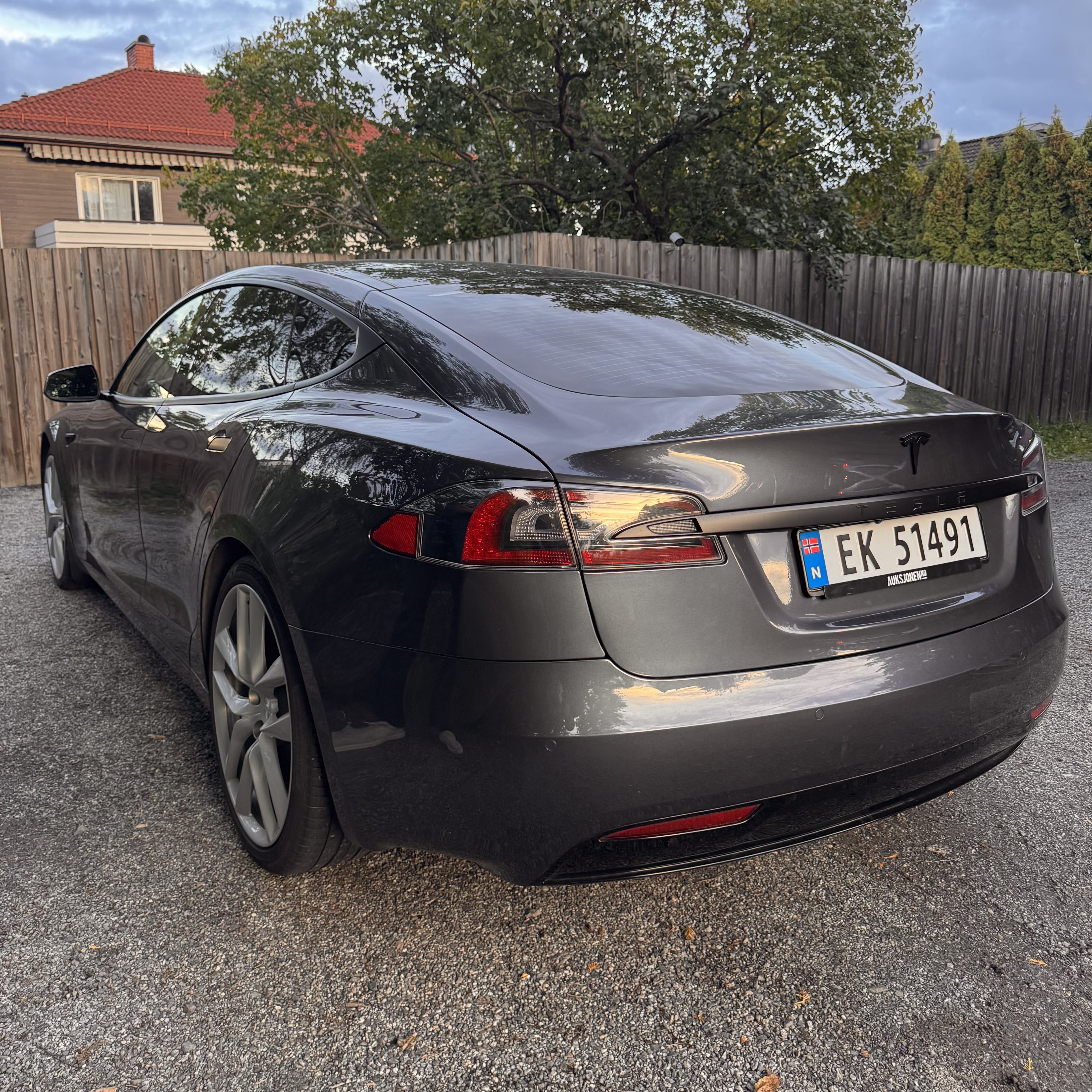 Tesla Model S 75D med GPS