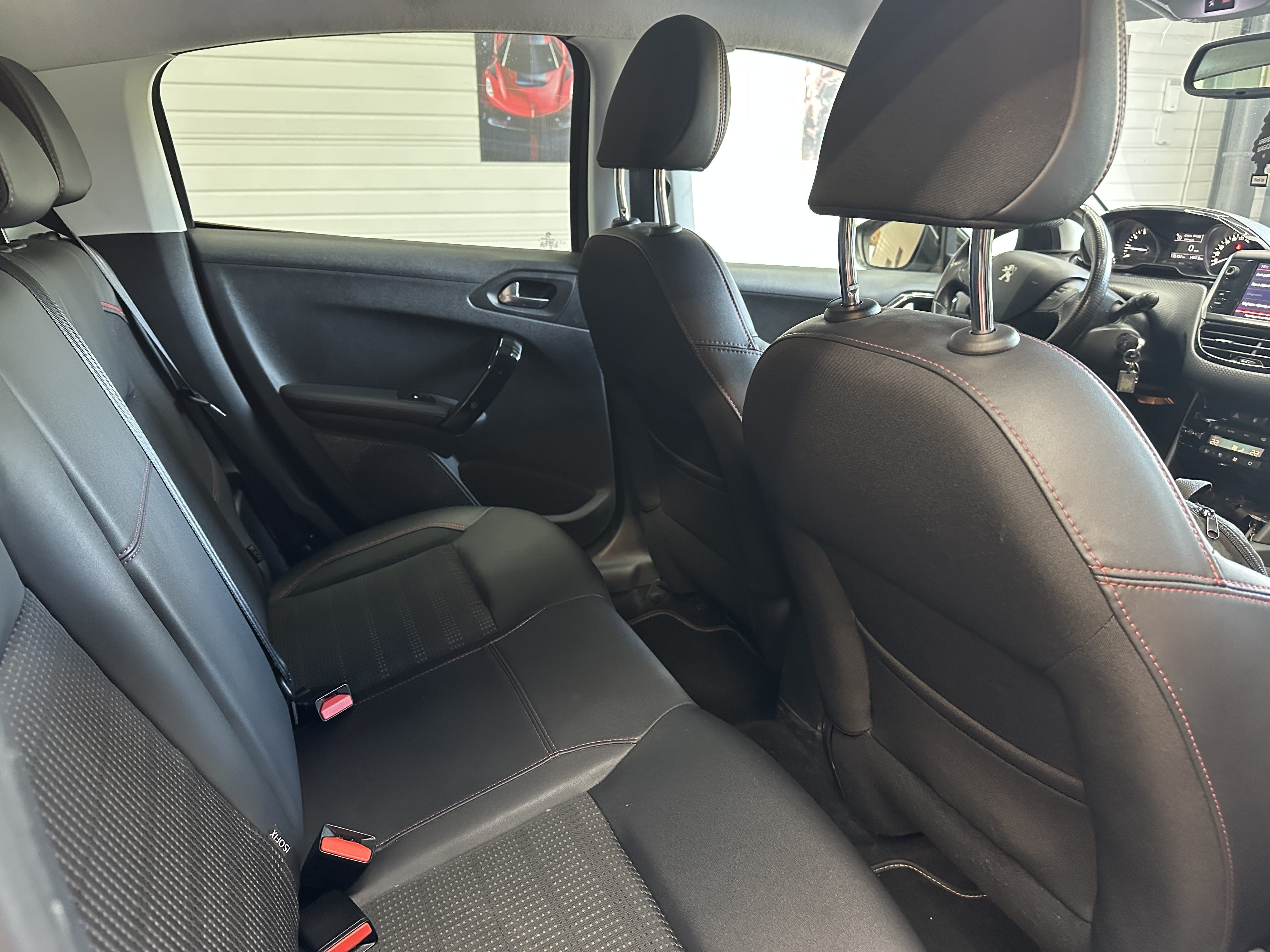 Peugeot 208 GT Line avec Apple CarPlay