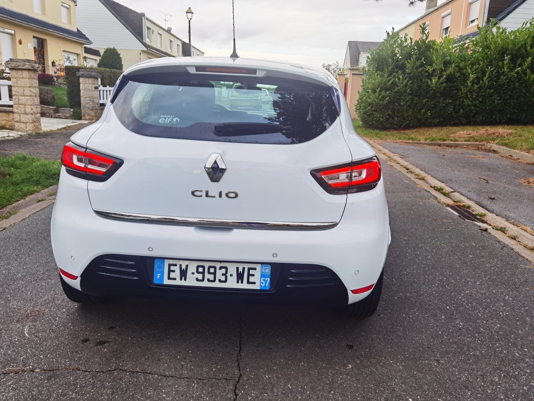 Renault Clio with Backup camera