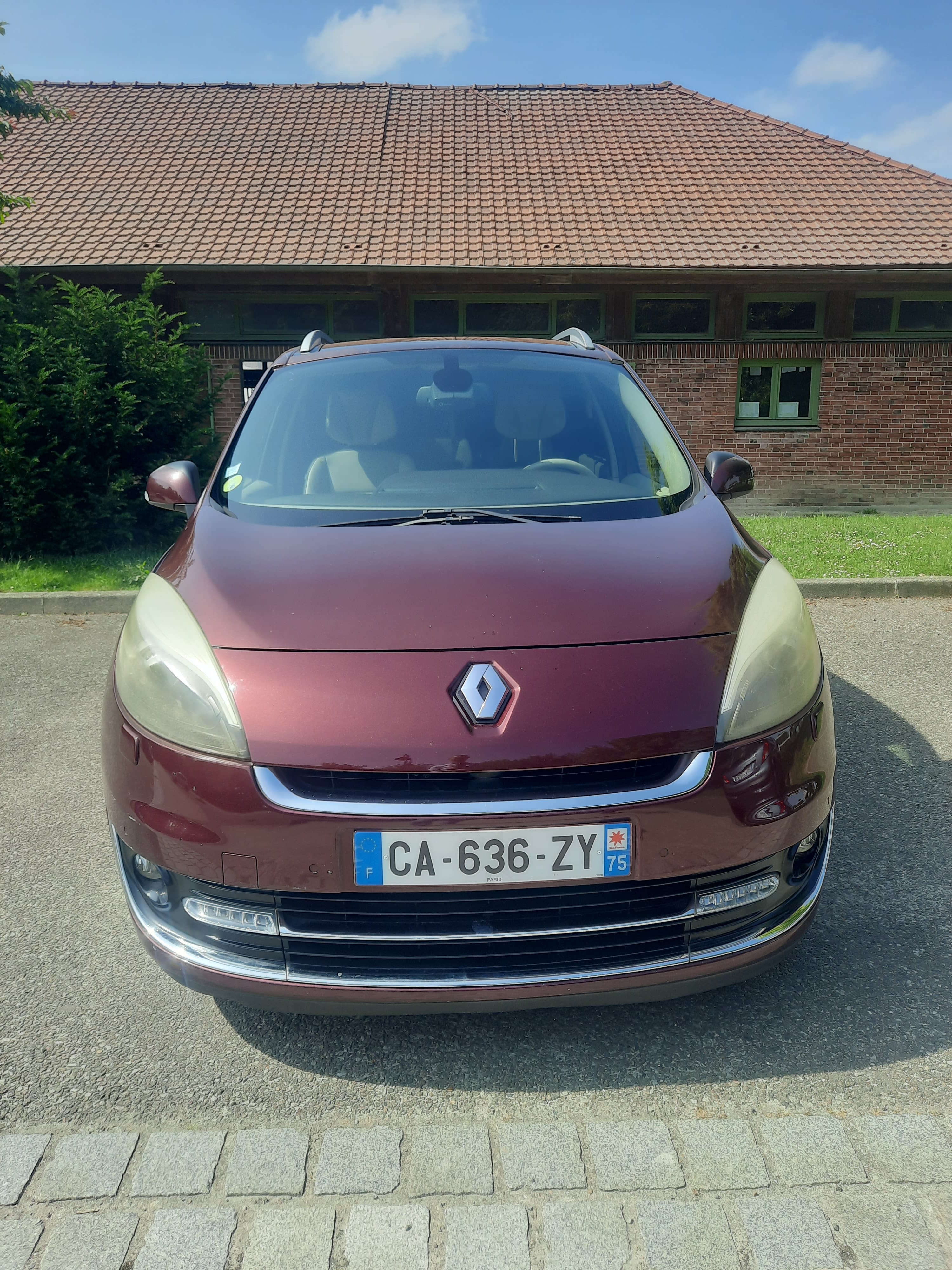 Renault Scenic 1.6 DCI diesel 130 cv 7 places avec Siège bébé