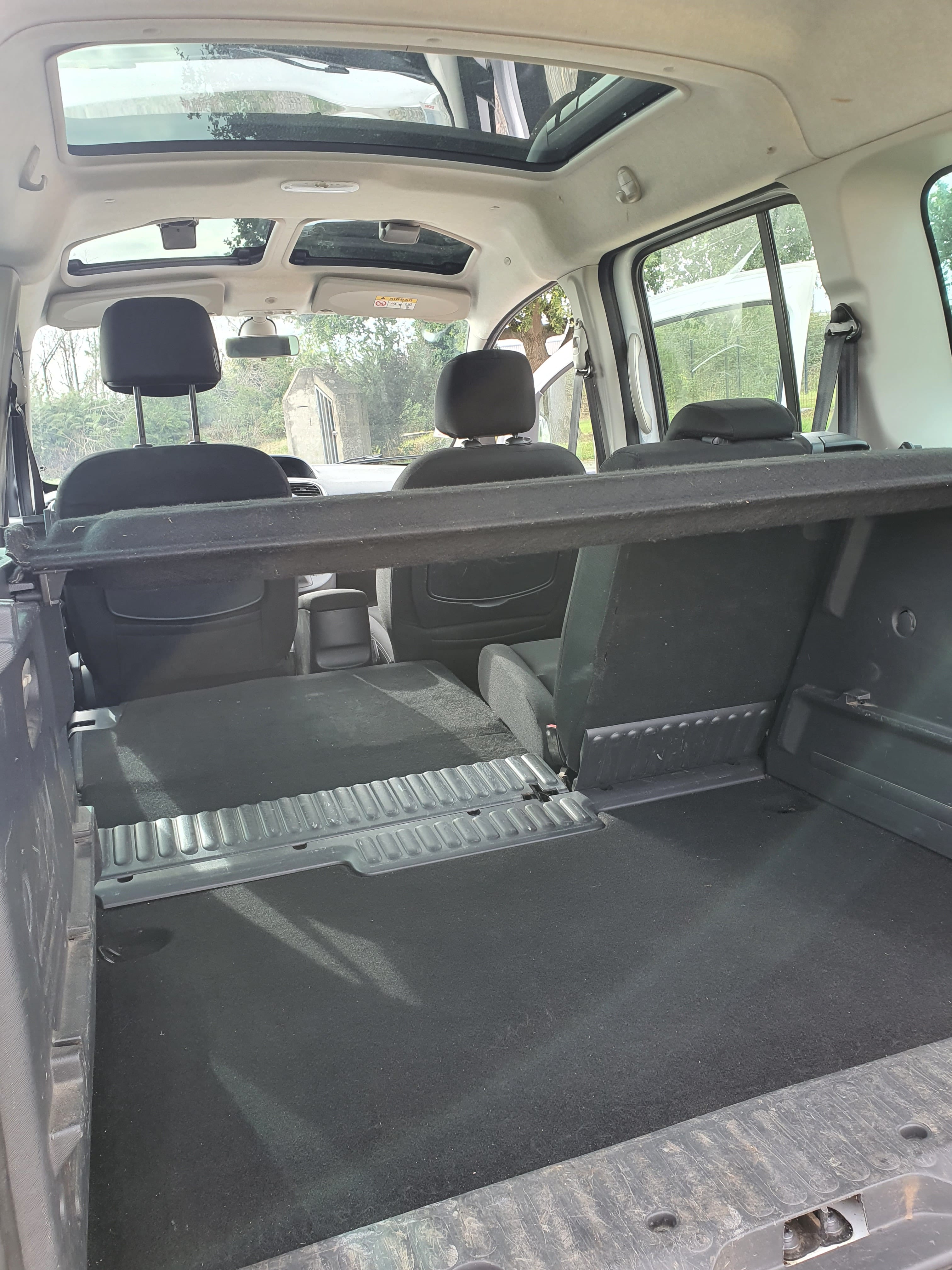 Renault Kangoo avec Siège bébé