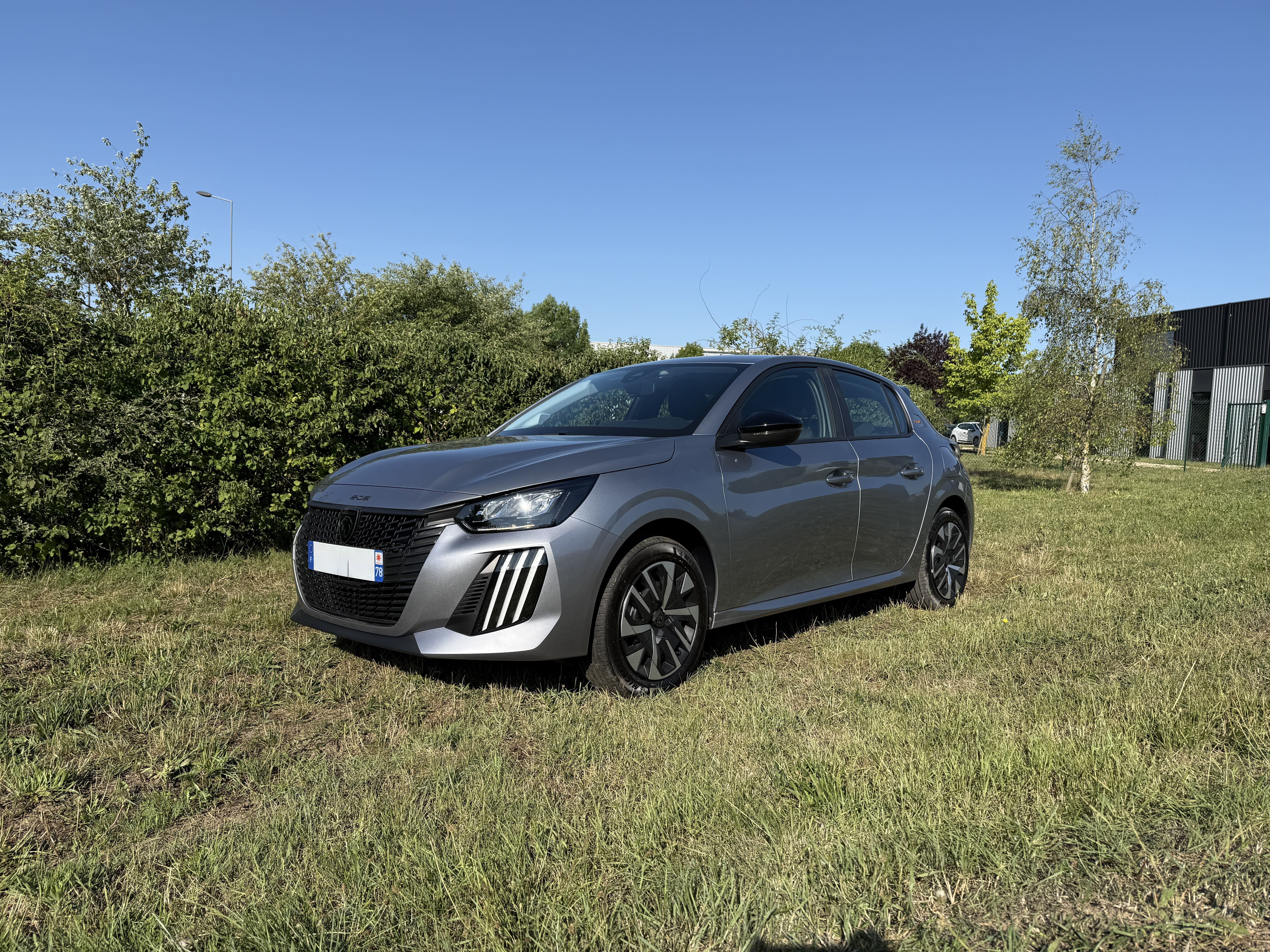 Peugeot 208 avec Apple CarPlay