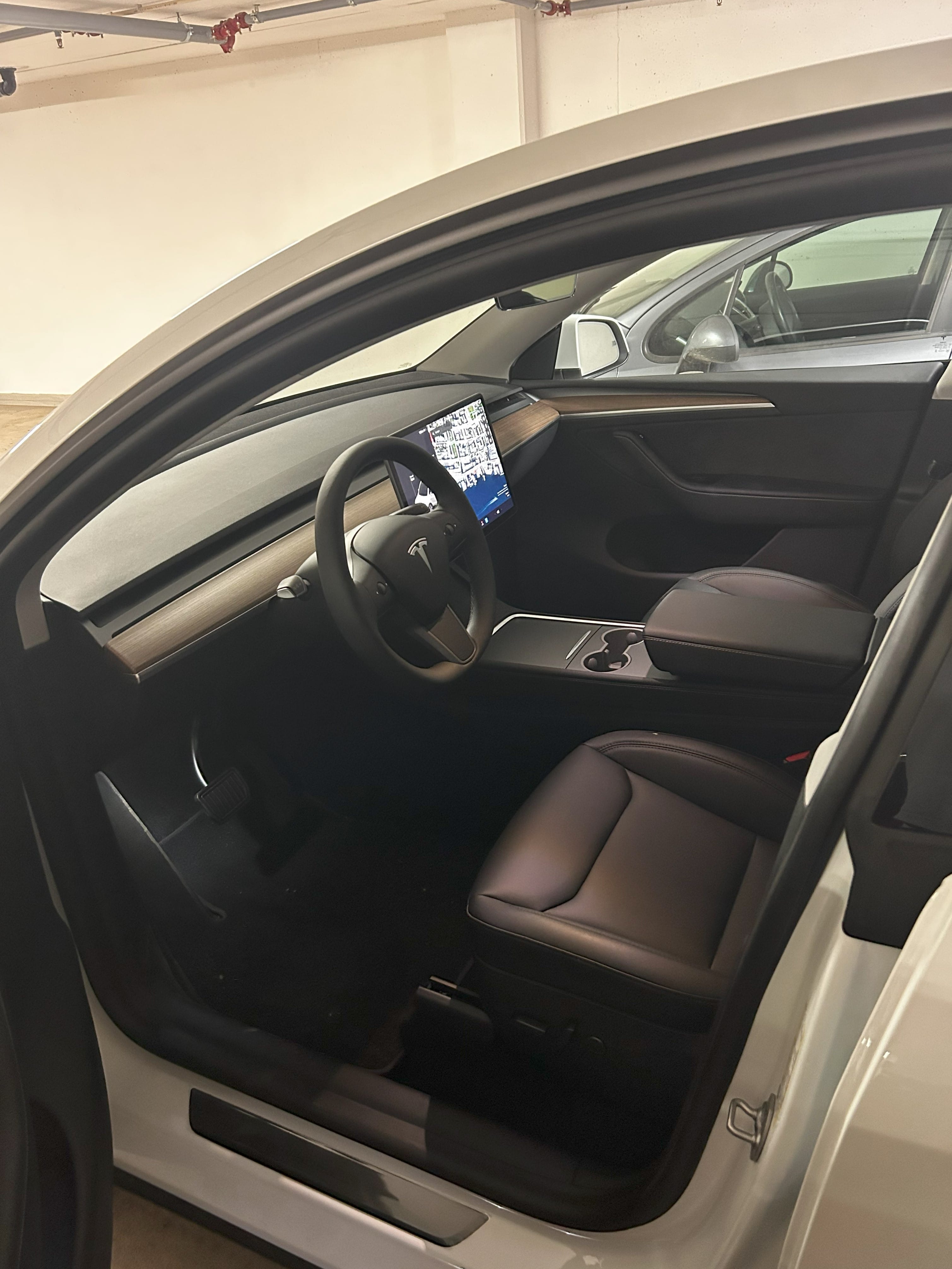 Tesla Model Y Long Range med Cruisekontroll