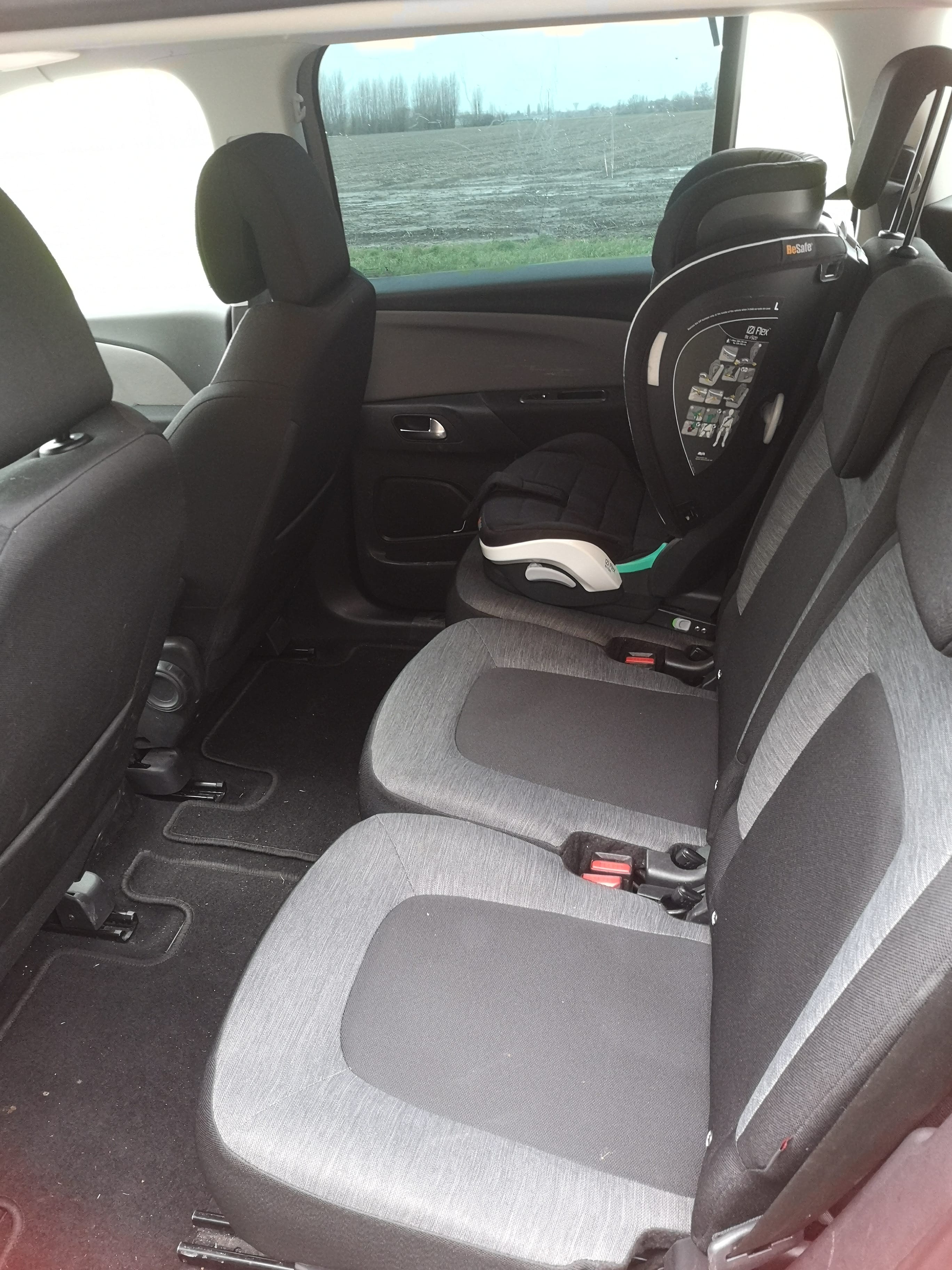 Citroen C4 Spacetourer avec Coffre de toit