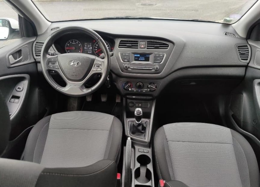 Hyundai i20 avec Siège bébé