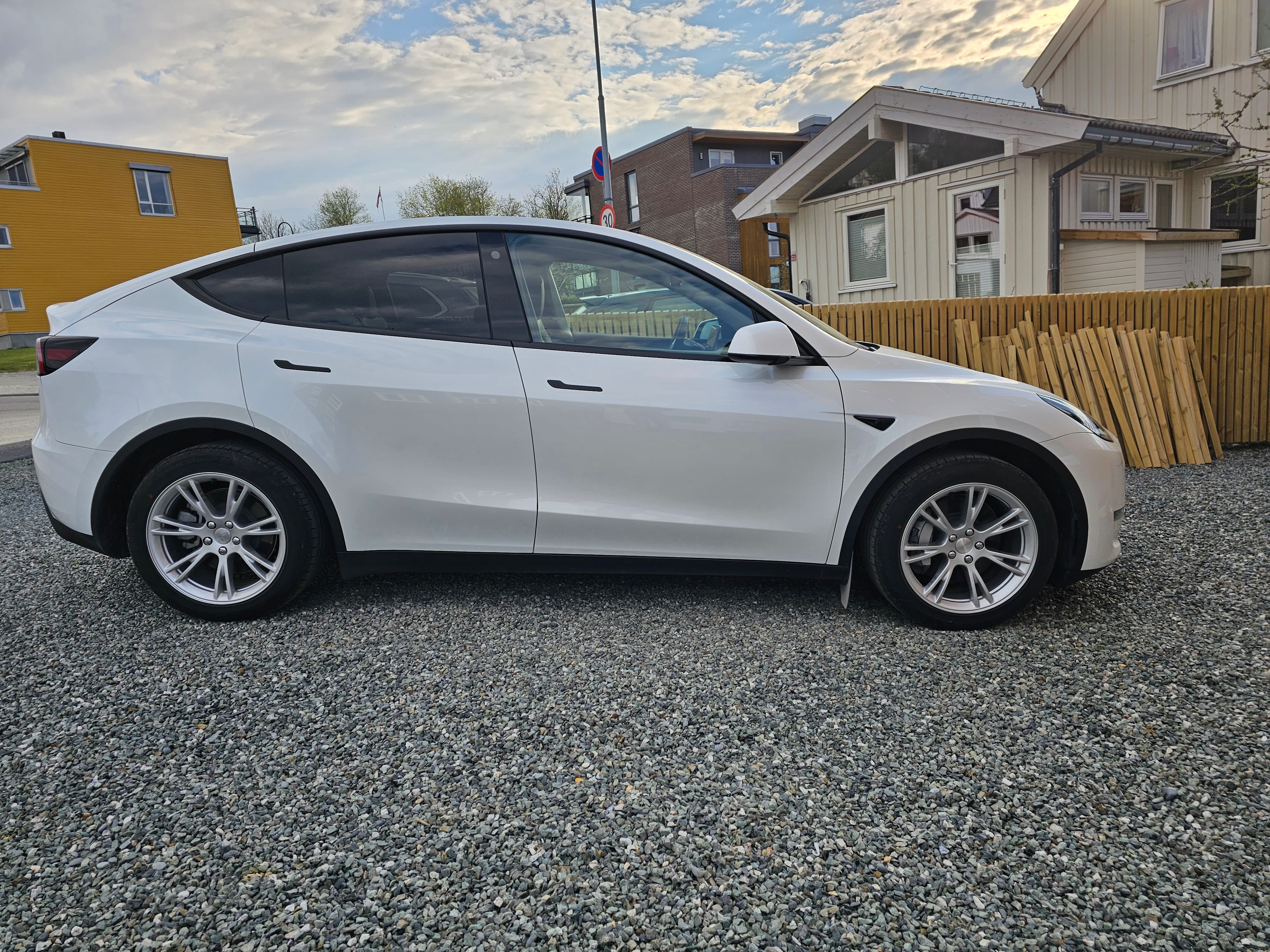 Tesla Model Y Long Range with Air conditioning