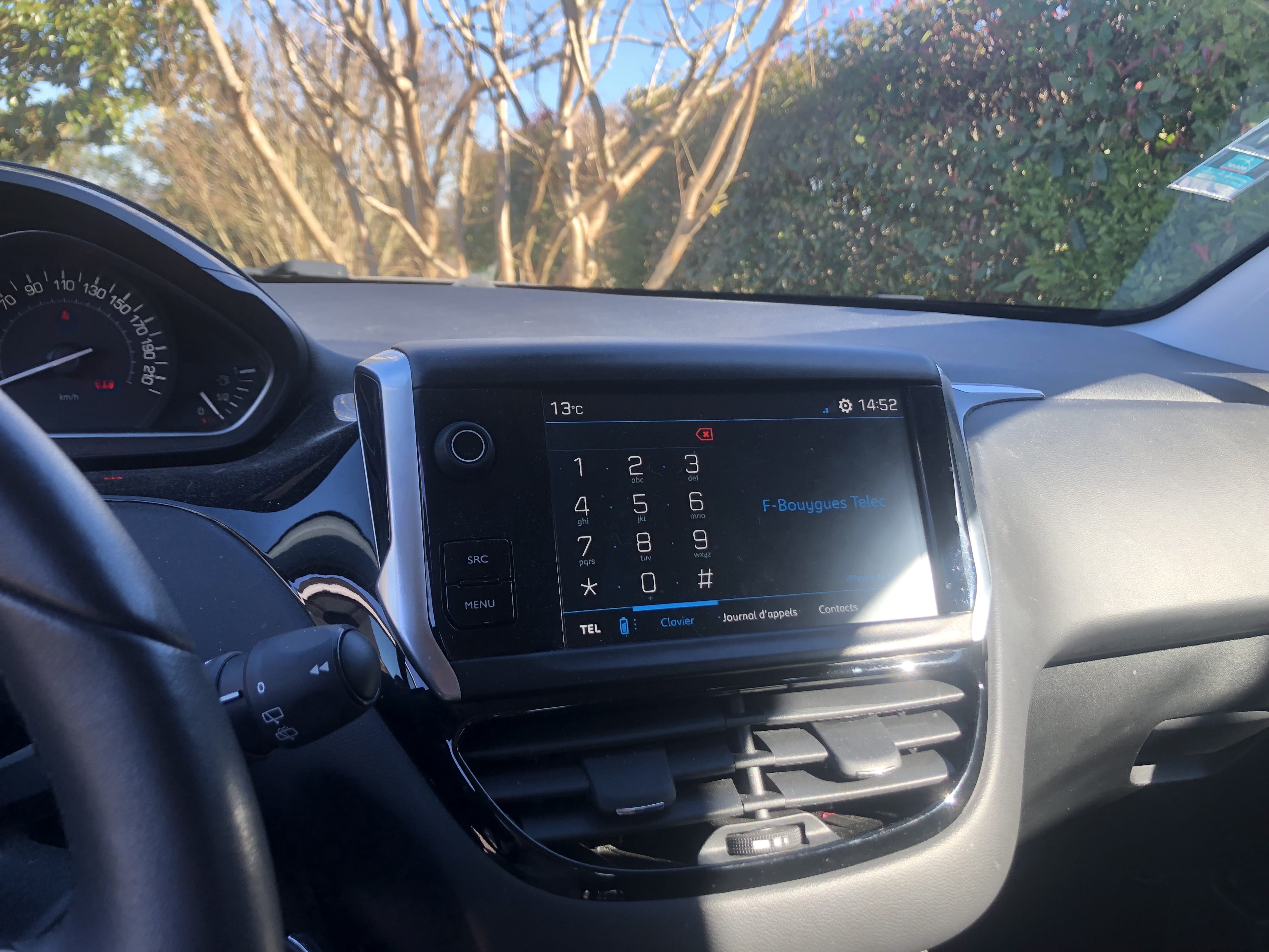 Peugeot 208 avec Entrée audio / iPod