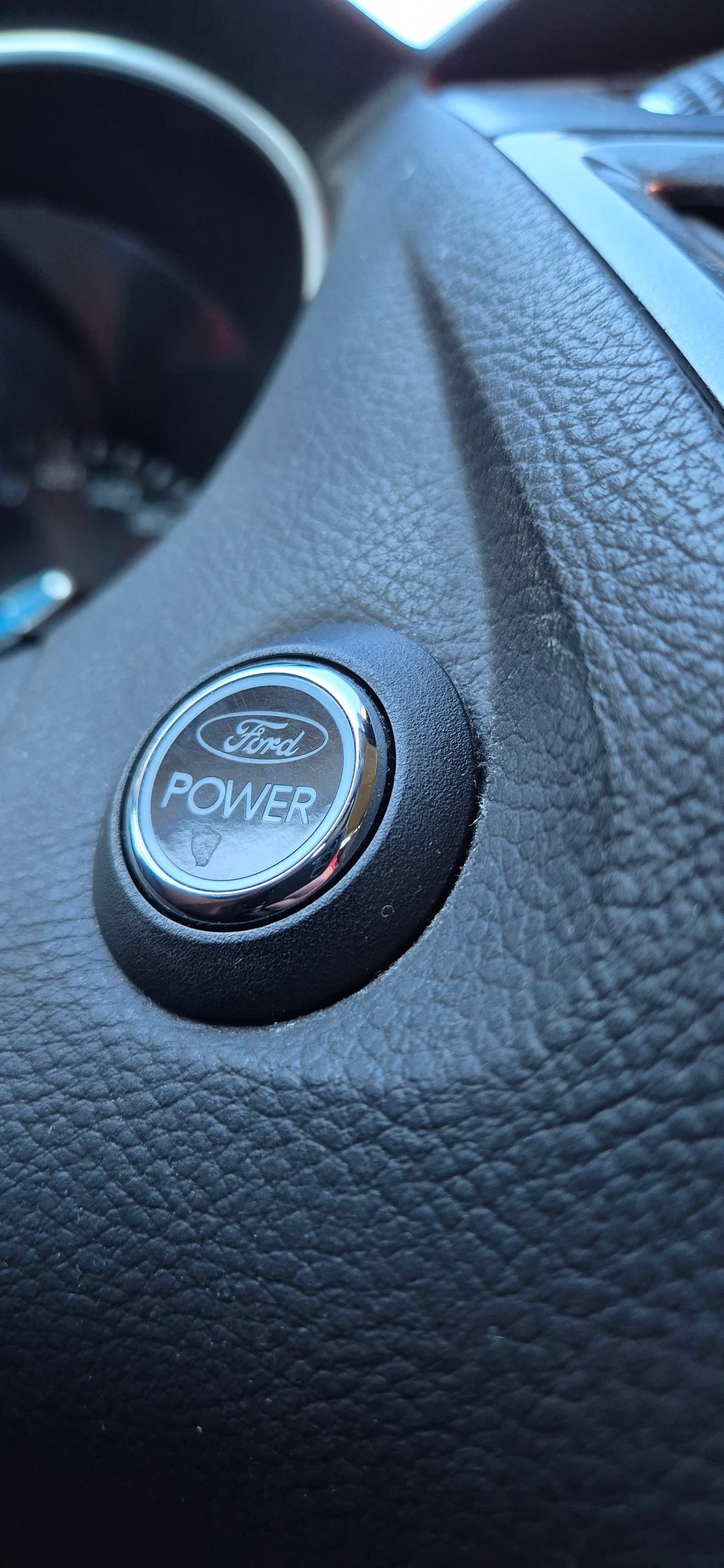 Ford Focus Titanium med Vinterdekk