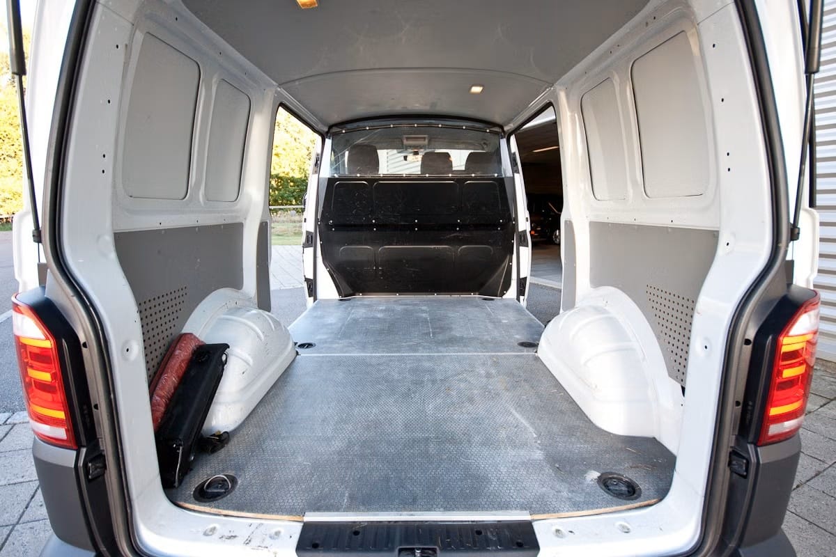 Volkswagen Transporter with Bluetooth audio