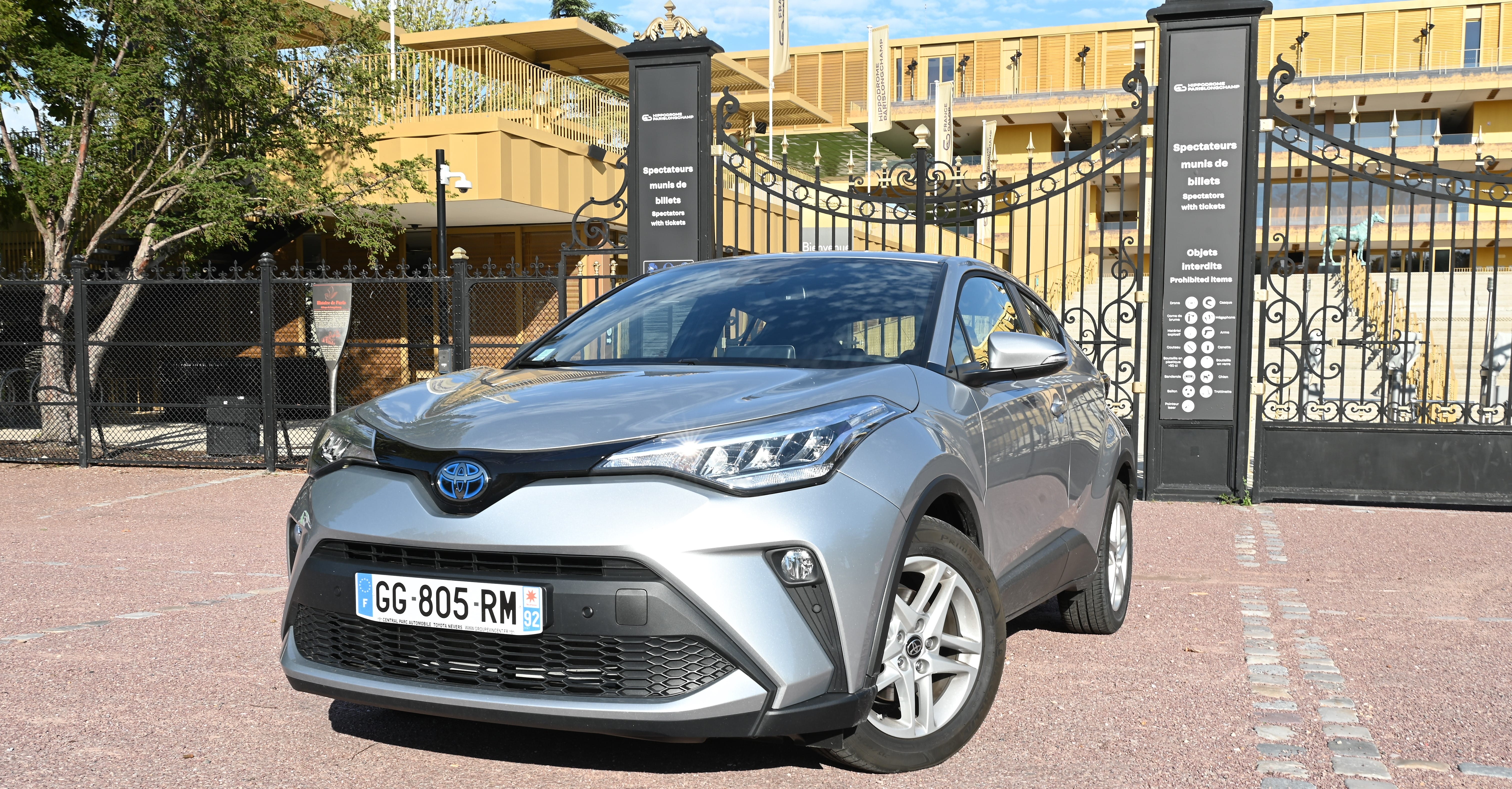 Toyota C-HR, 2022, Essence 95 / Électrique (hybride), automatique