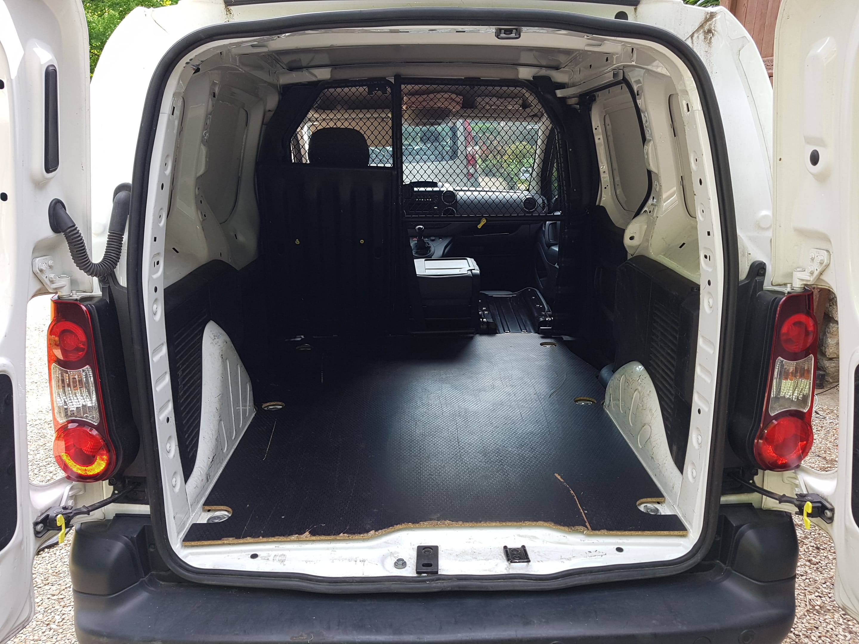 Peugeot Partner Fourgon Electrique avec Audio Bluetooth