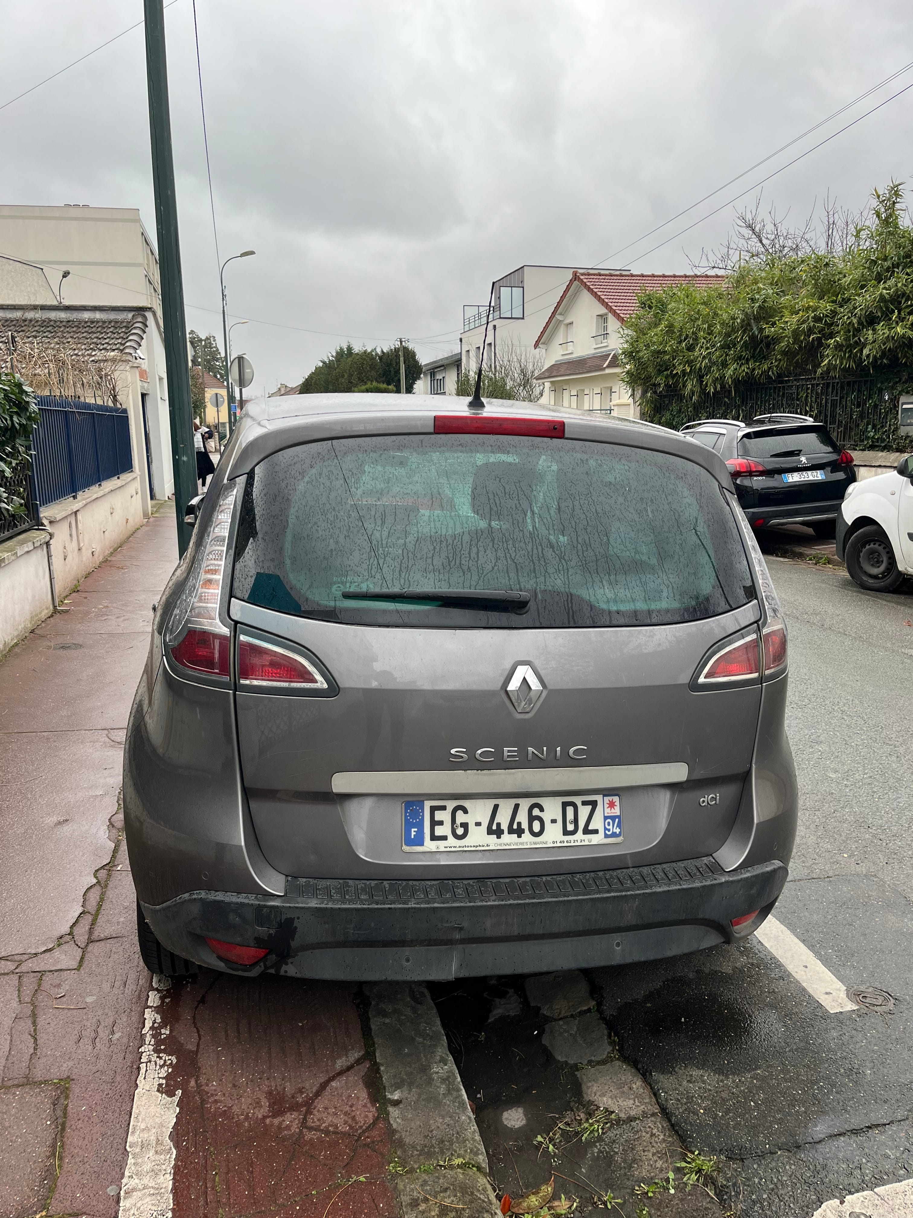 Renault Scenic 1,5 l dci 110 ch avec Régulateur de vitesse