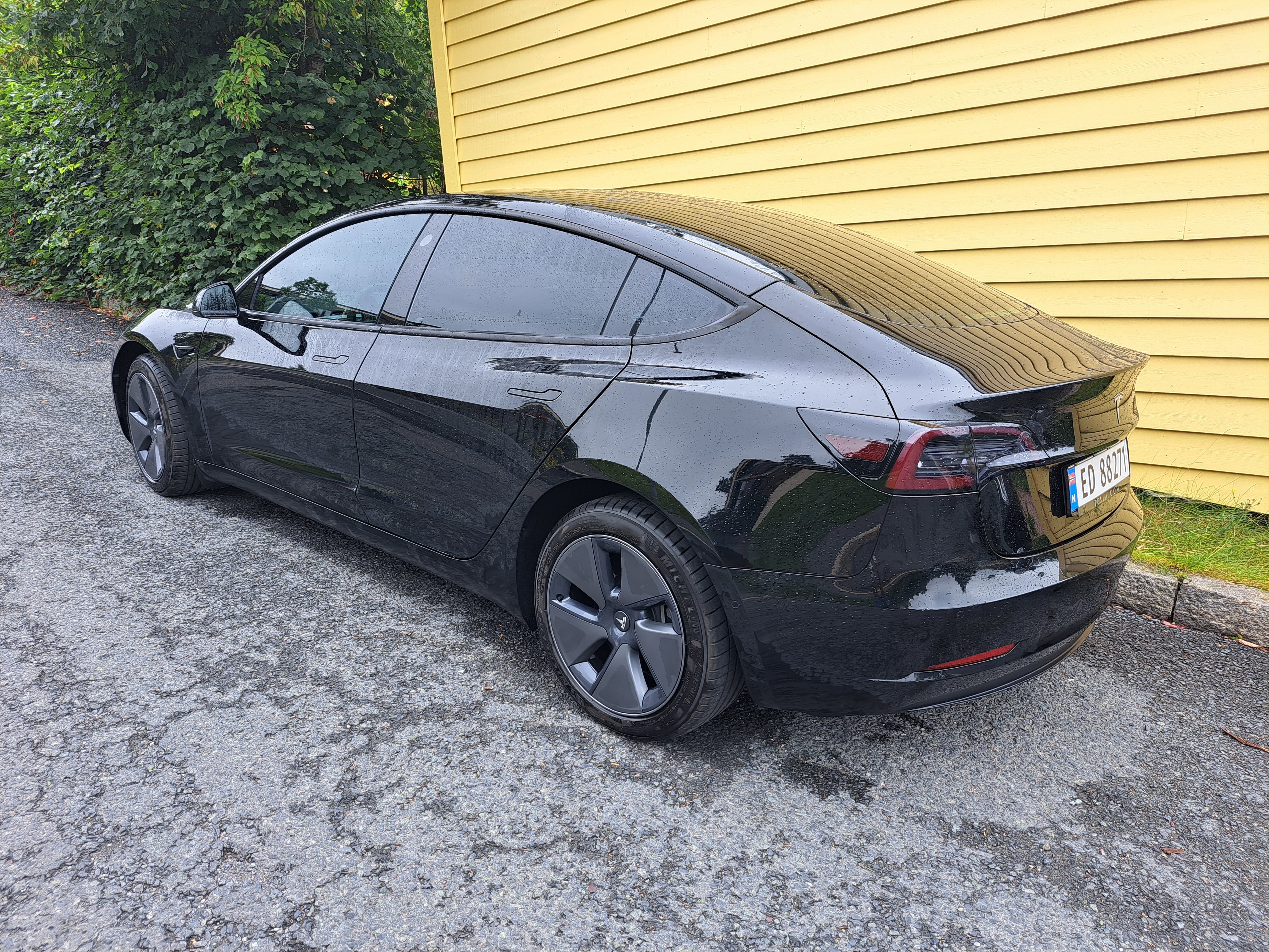 Tesla Model 3 med GPS