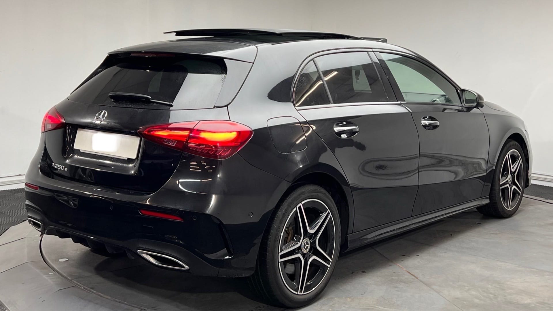 Mercedes-Benz Classe A 250 e avec GPS