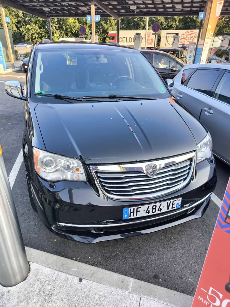 Lancia Voyager 2.8 with Air conditioning
