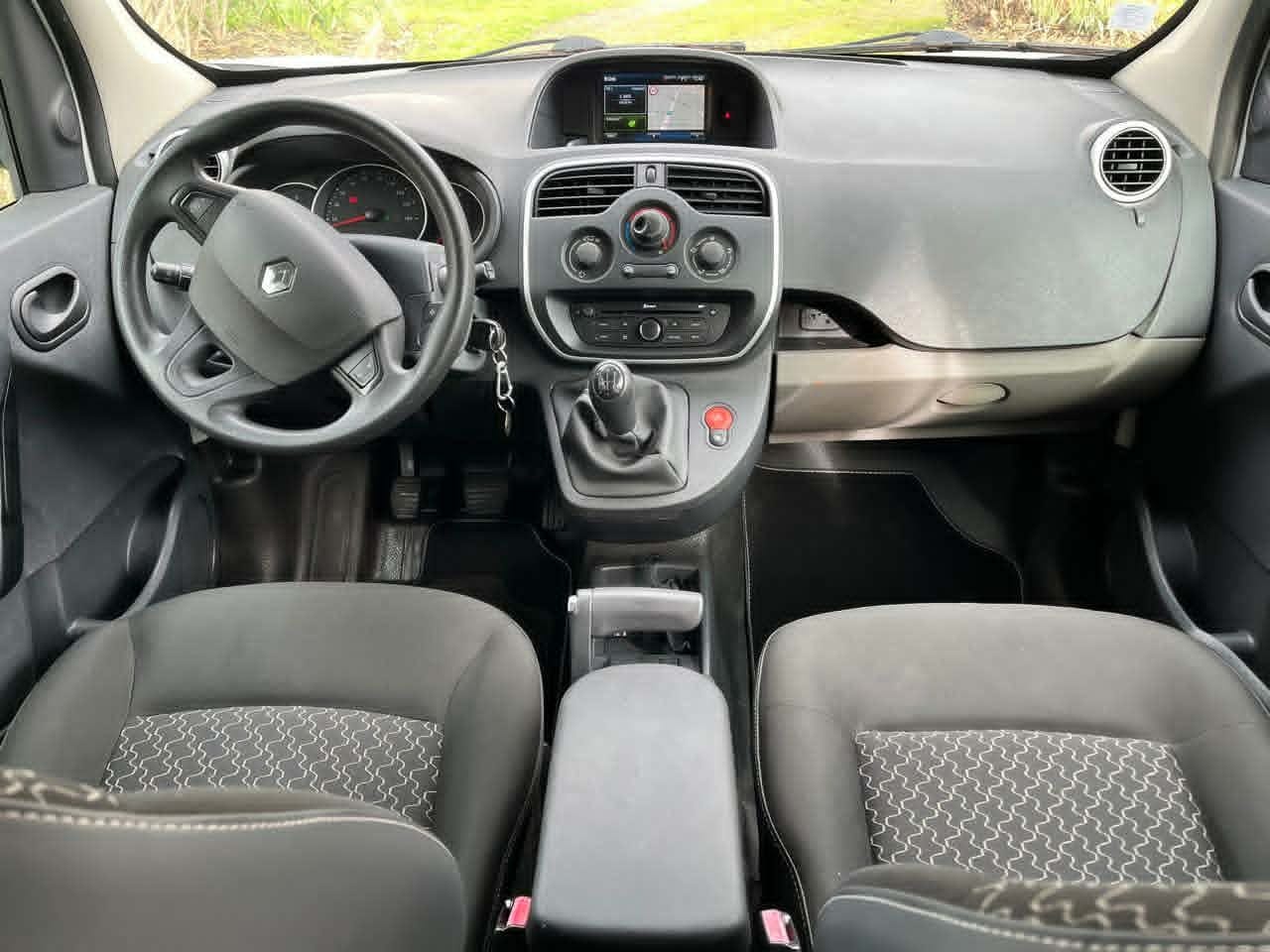 Renault Kangoo mit Rückfahrkamera