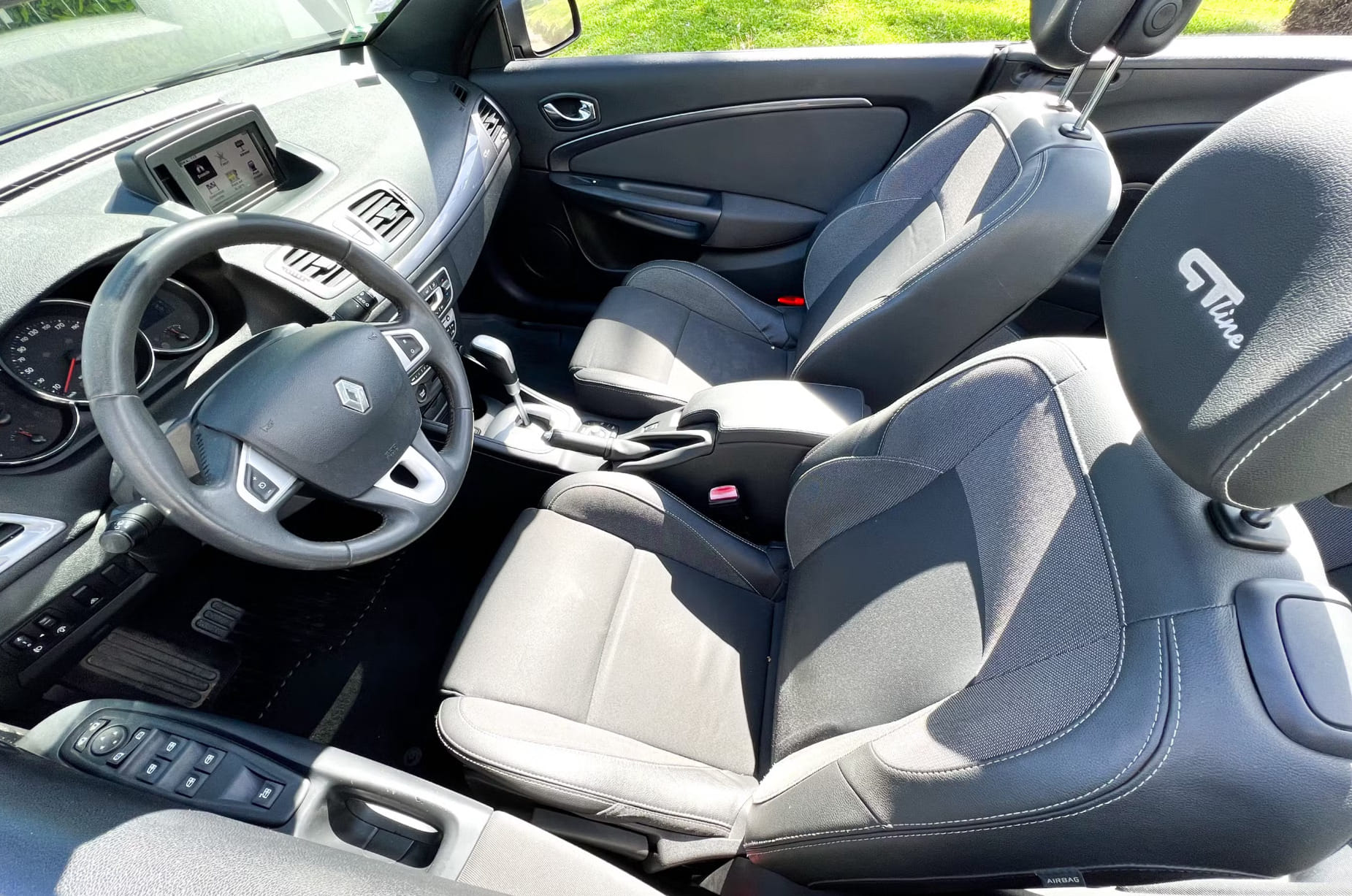 Renault Mégane CC 1.5 dci avec Entrée audio / iPod