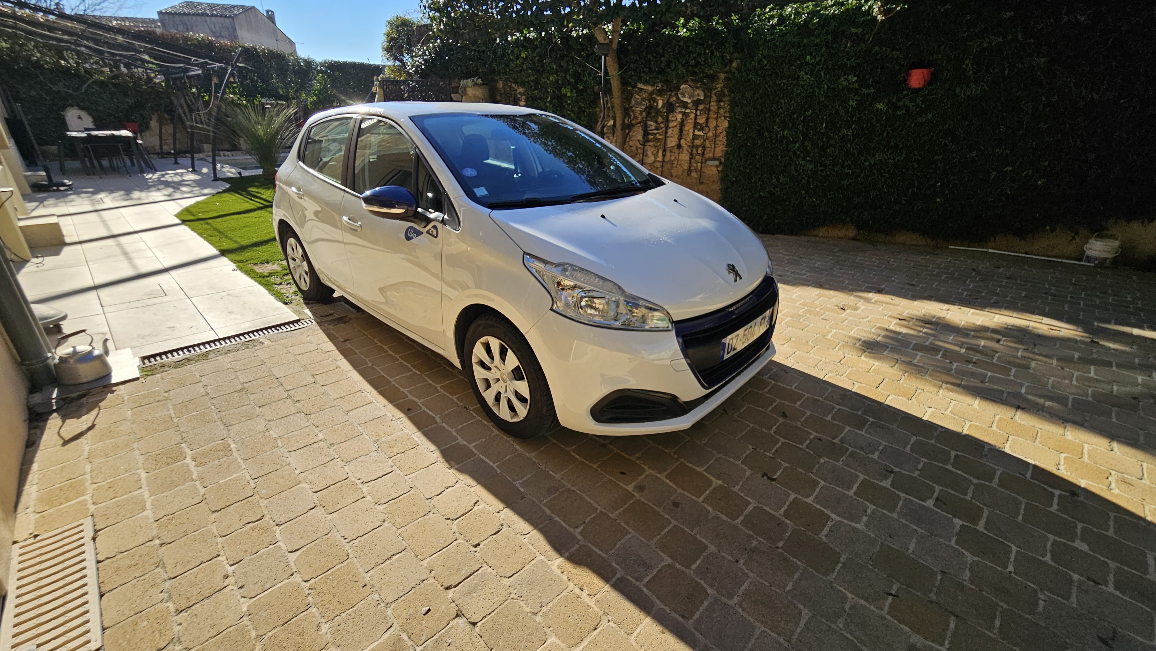 Peugeot 208, 2016, Essence 95