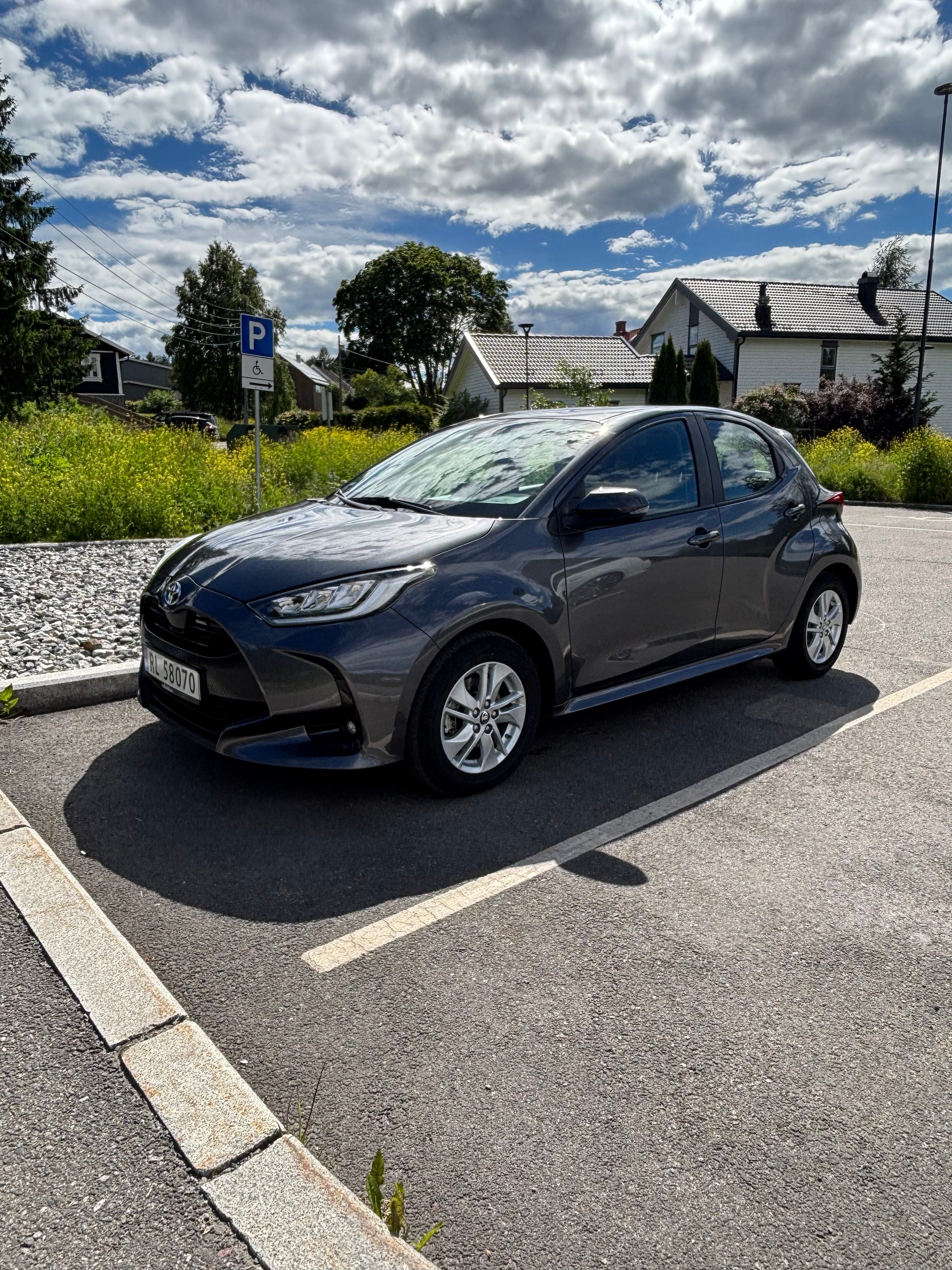 Toyota Yaris Hybrid 1.5 hybrid bensin aut, 2022, Blyfri 95, automatic