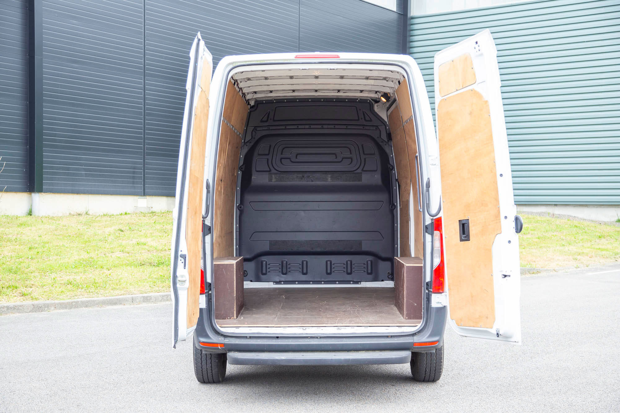 Mercedes-Benz Sprinter TDI 140 avec Entrée audio / iPod