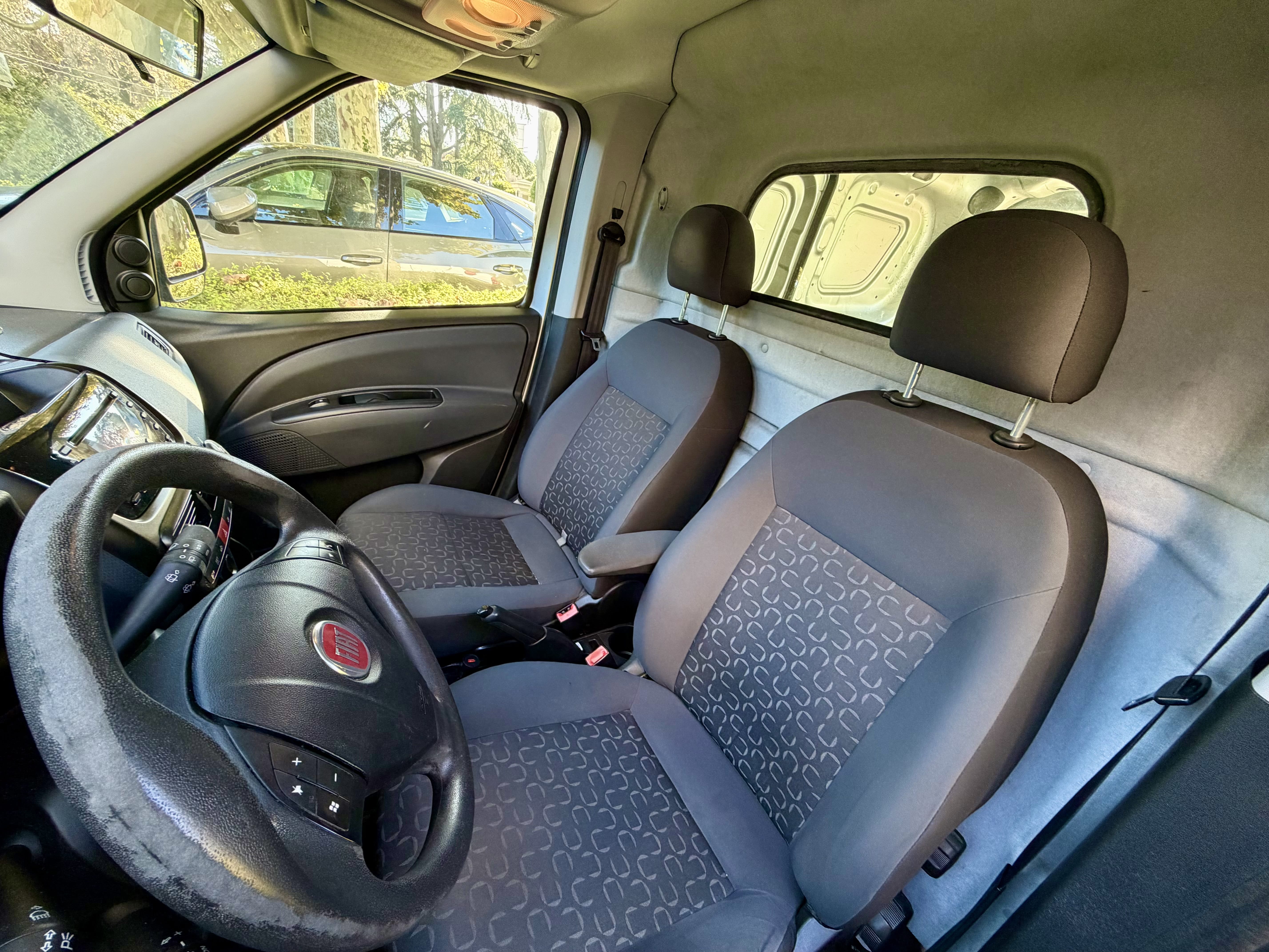 Fiat Doblo Business 1.6 HDI 90 cv boîte automatique CarPlay & Android play avec Dashcam
