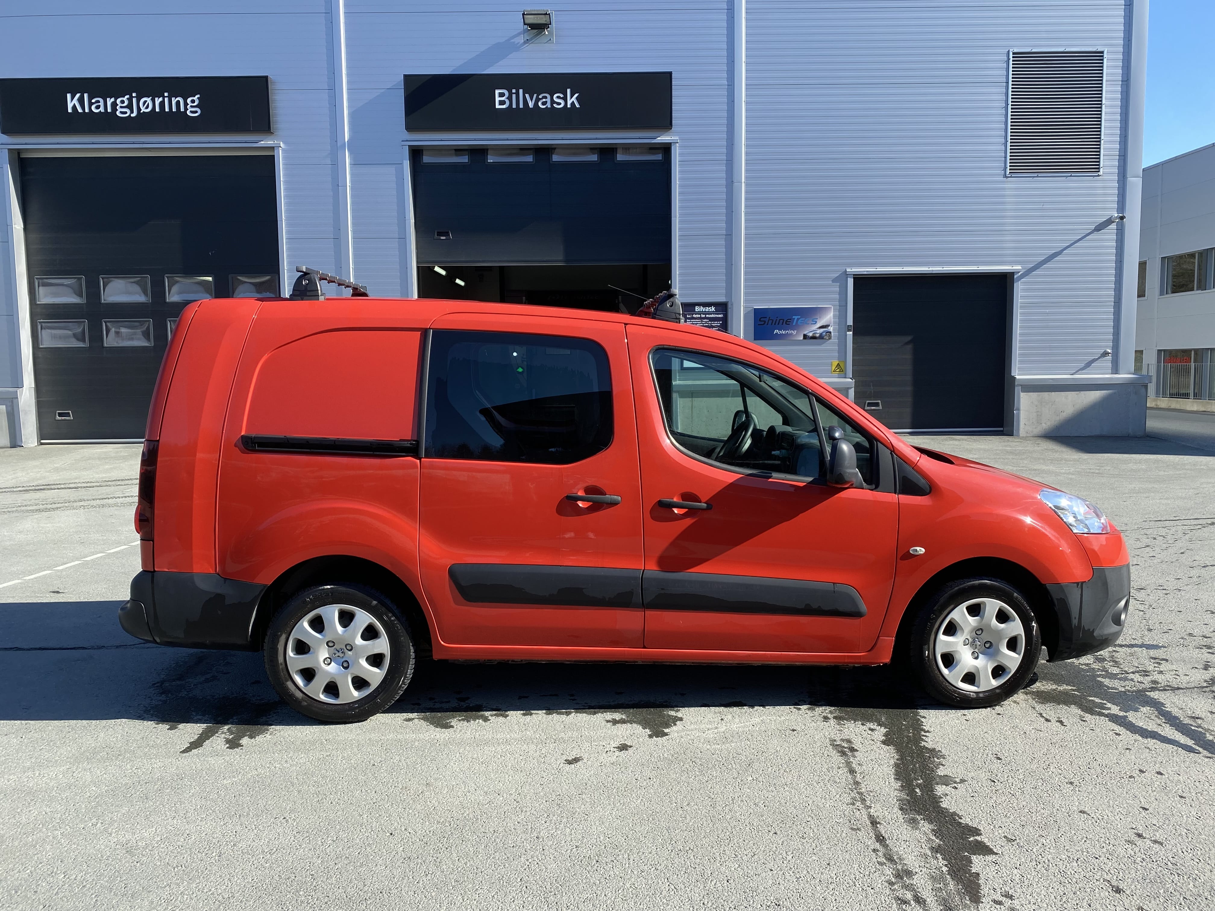 Peugeot Partner Varebil med Vinterdekk