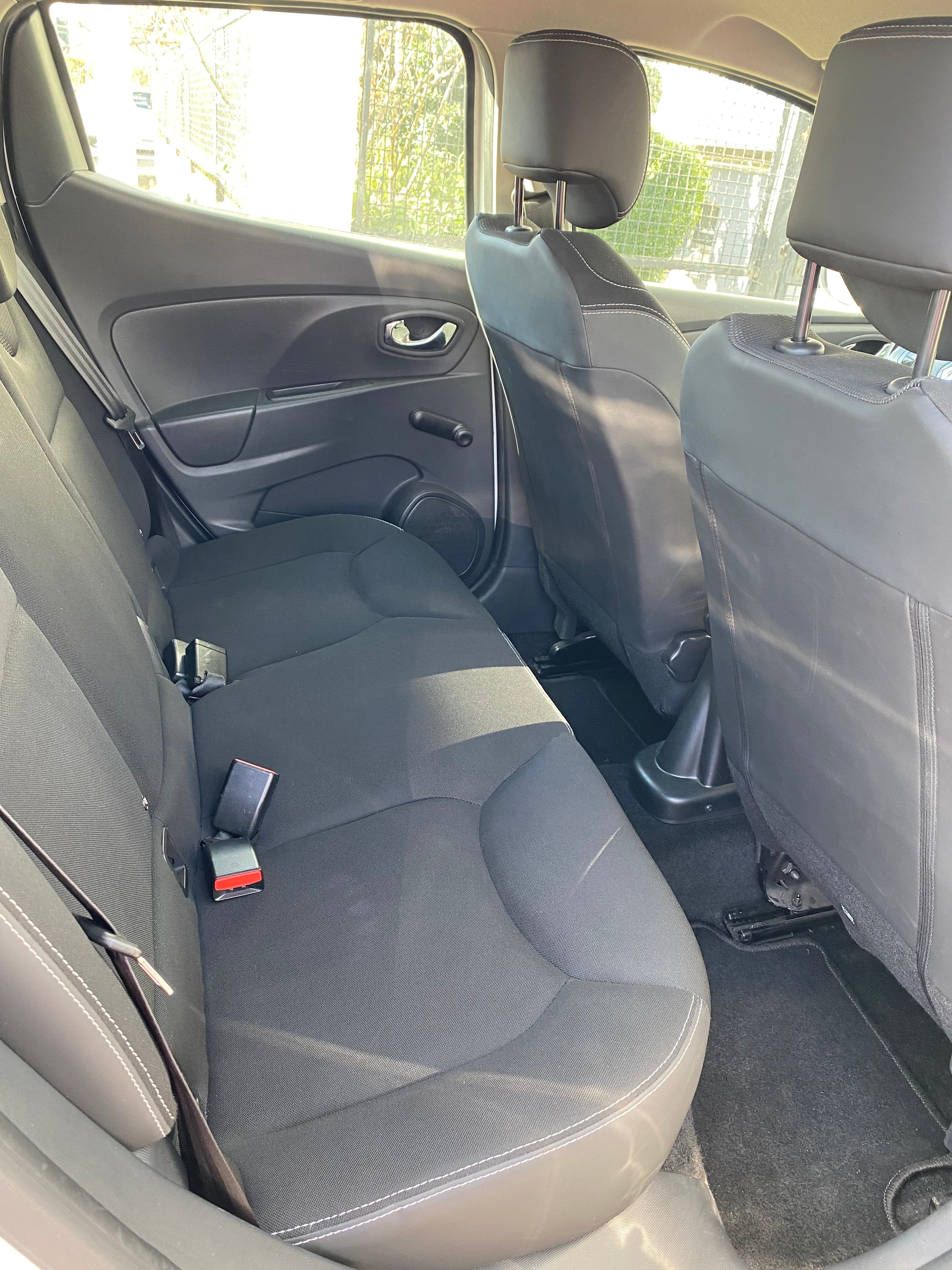 Renault Clio 1.5 diesel 5 portes avec Audio Bluetooth