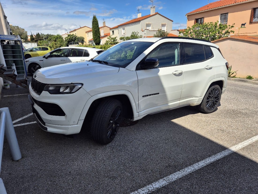 Jeep Compass Limited, 2024, Essence 95, automatique