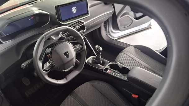 Peugeot 2008 Allure PureTech 100 S&S 6 Vel. MAN - 0810MPC