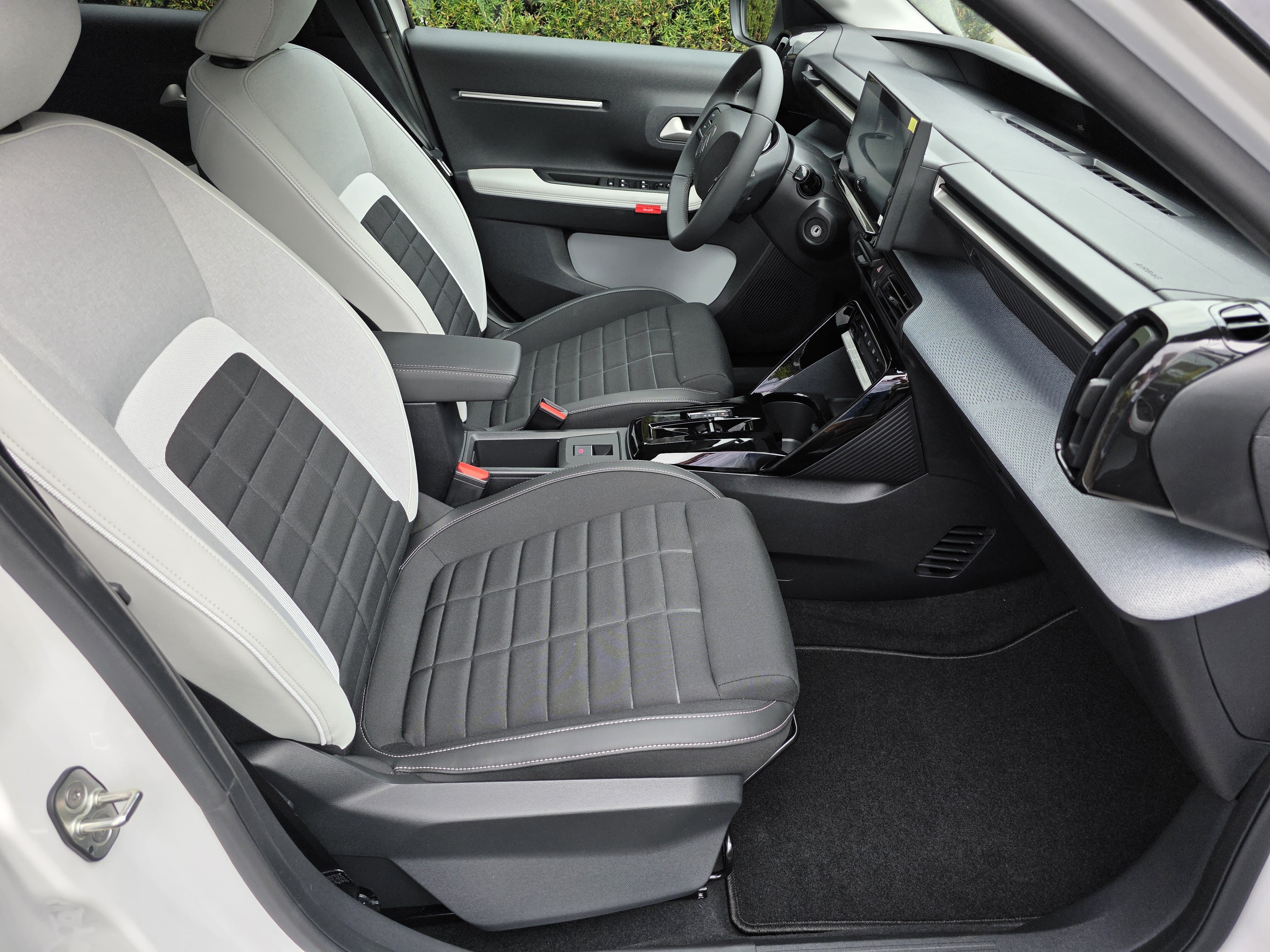 Citroen C3 1.2i AUTOMATIQUE met Bluetooth audio