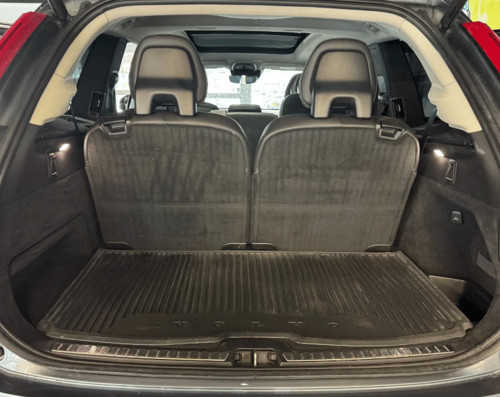 Volvo XC90 T8 Twin Engine with Cruise control
