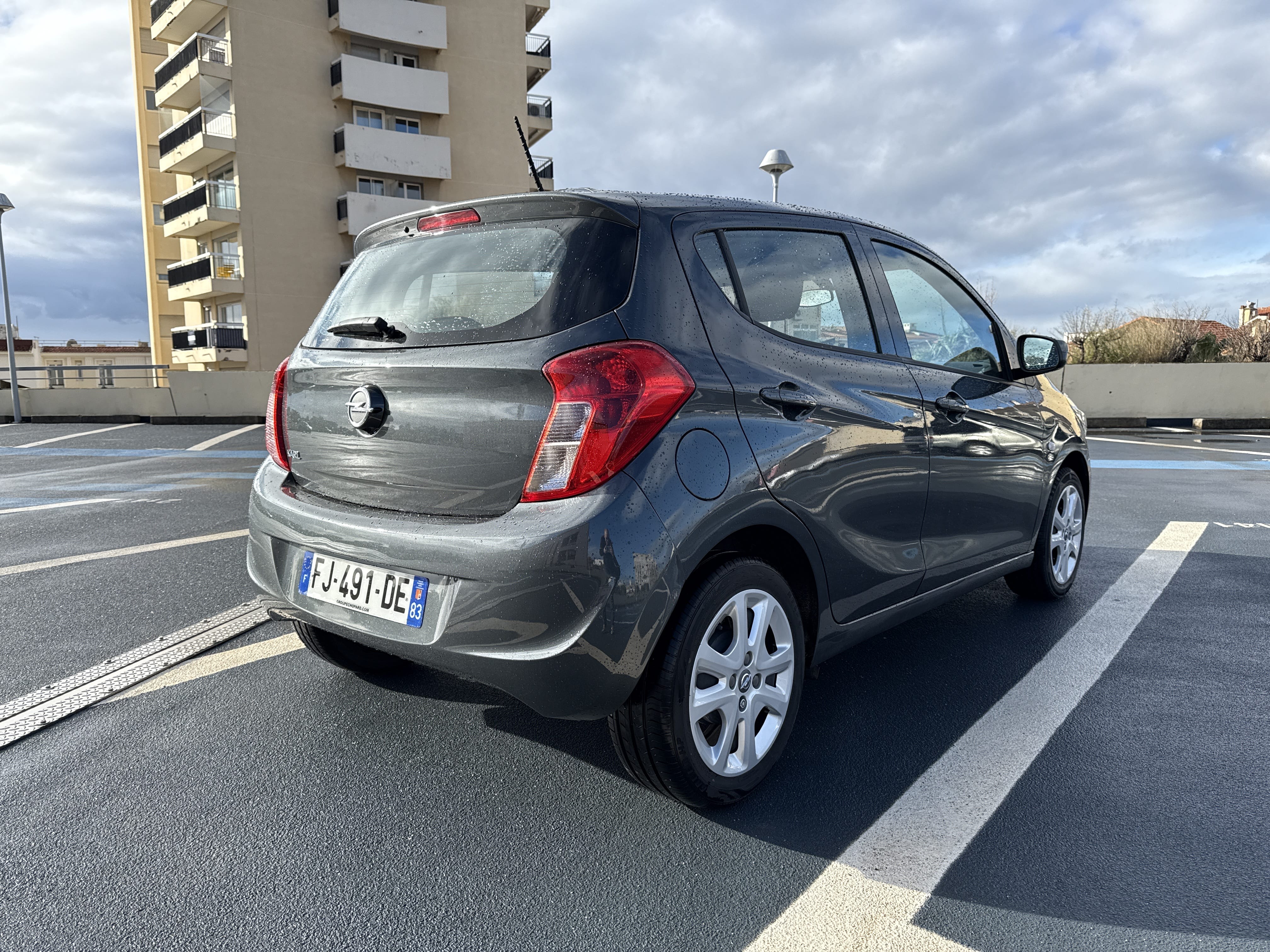 Opel Karl avec Siège bébé