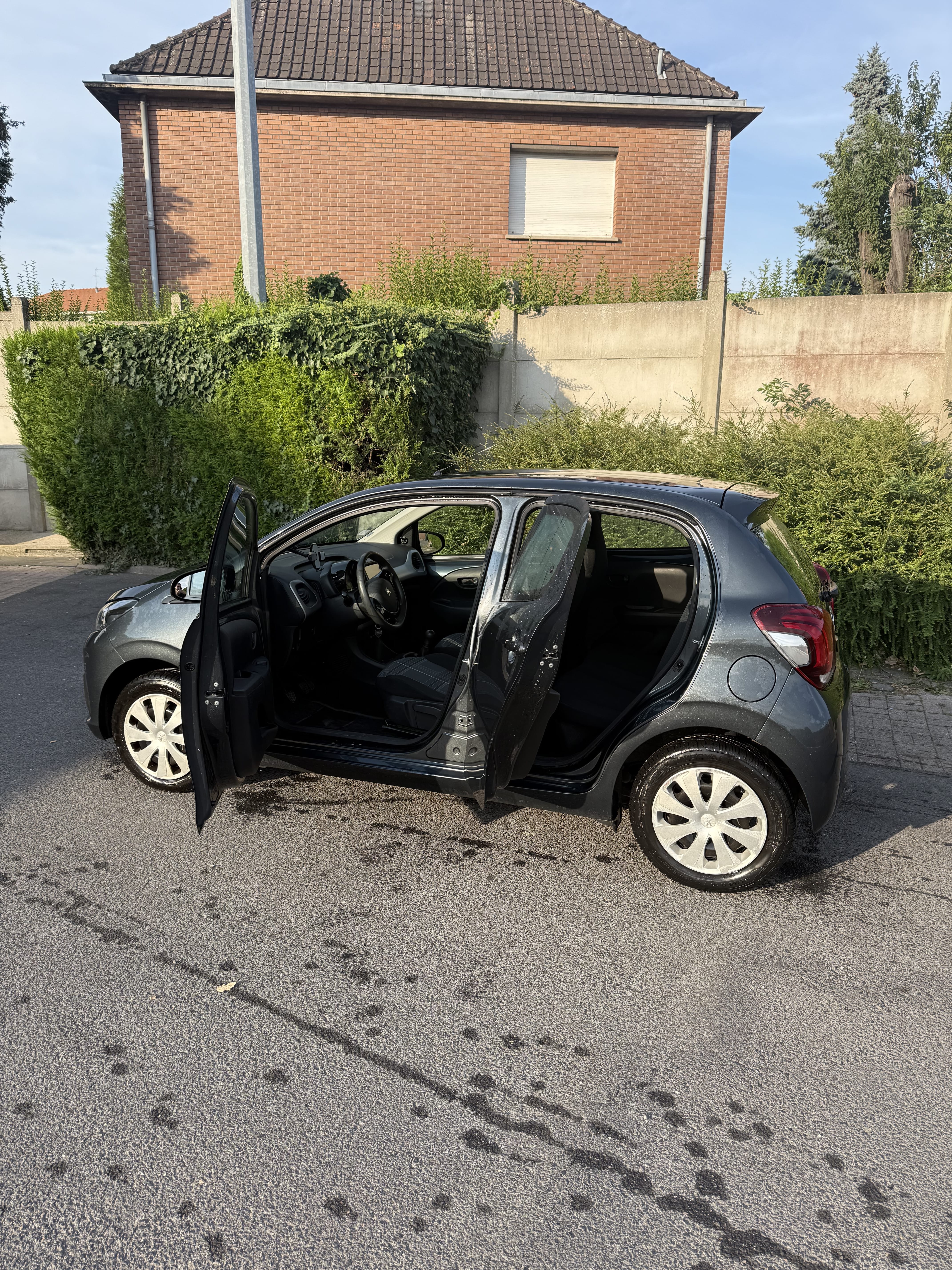 Peugeot 108 avec Entrée audio / iPod