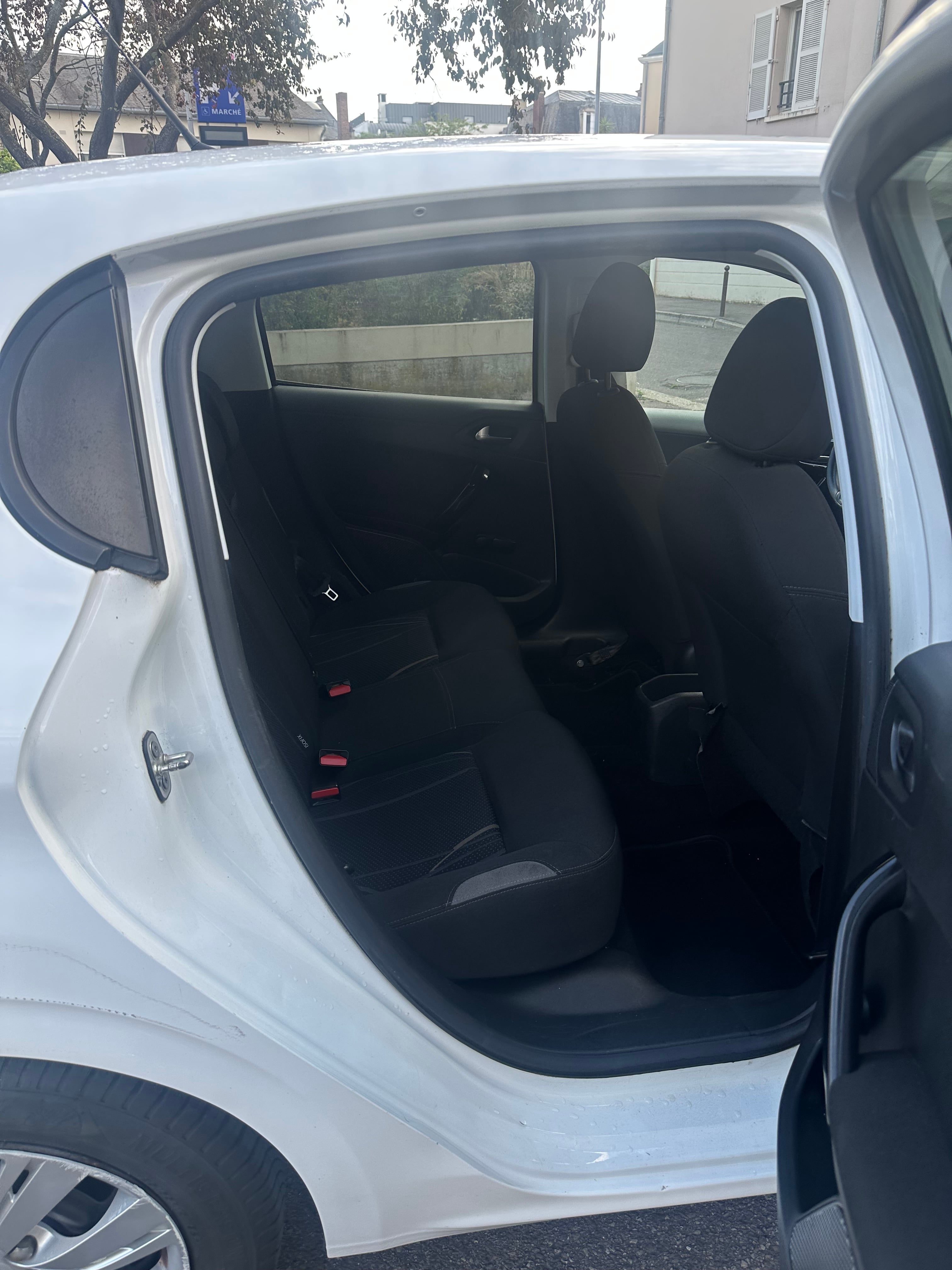 Peugeot 208 avec Régulateur de vitesse