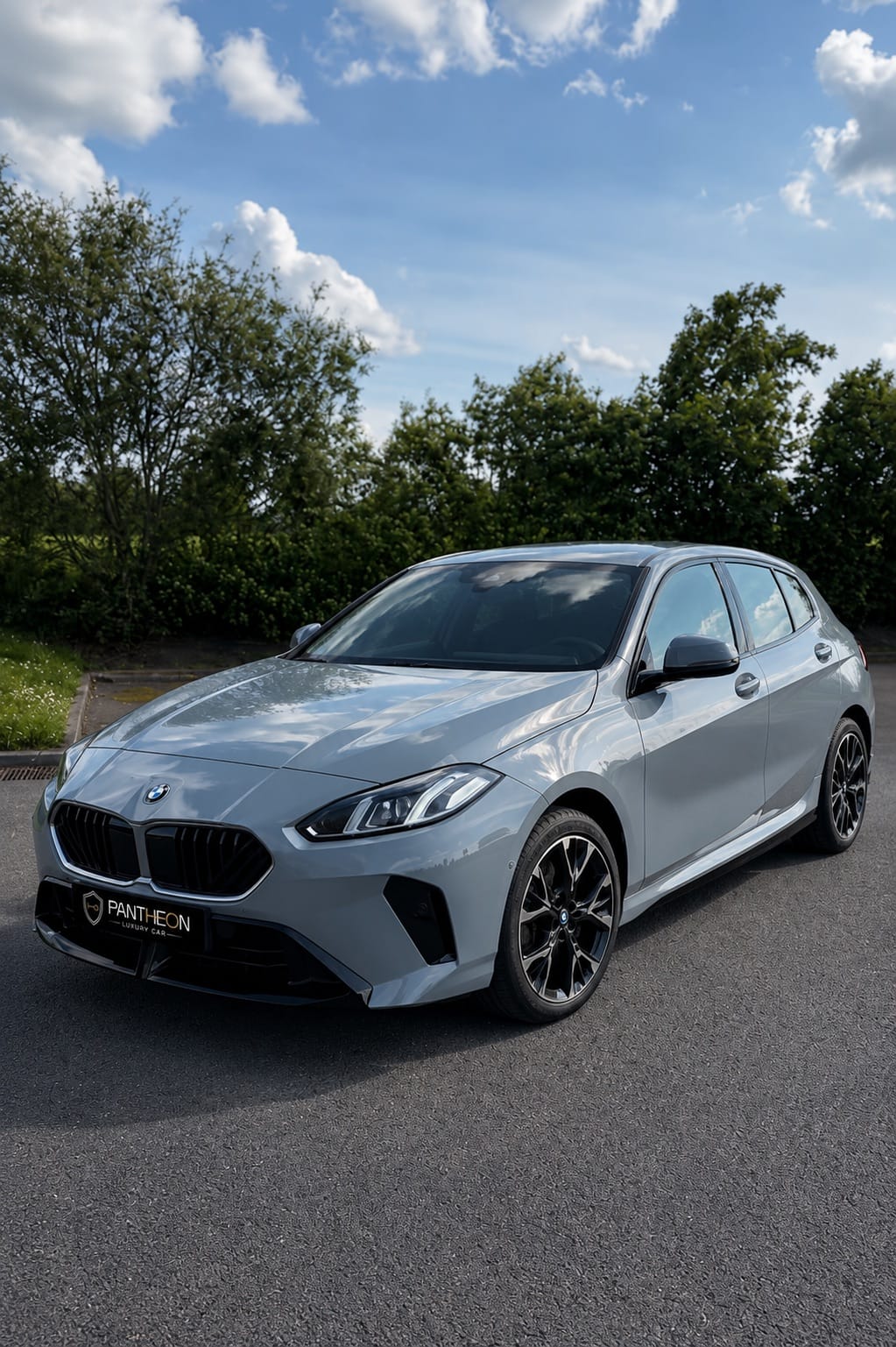BMW Série 1 120i M Sport Design 170ch, 2025, Essence 95 / Électrique (hybride), automatique