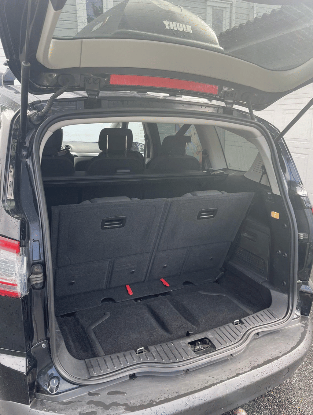 Ford S-Max with Hitch
