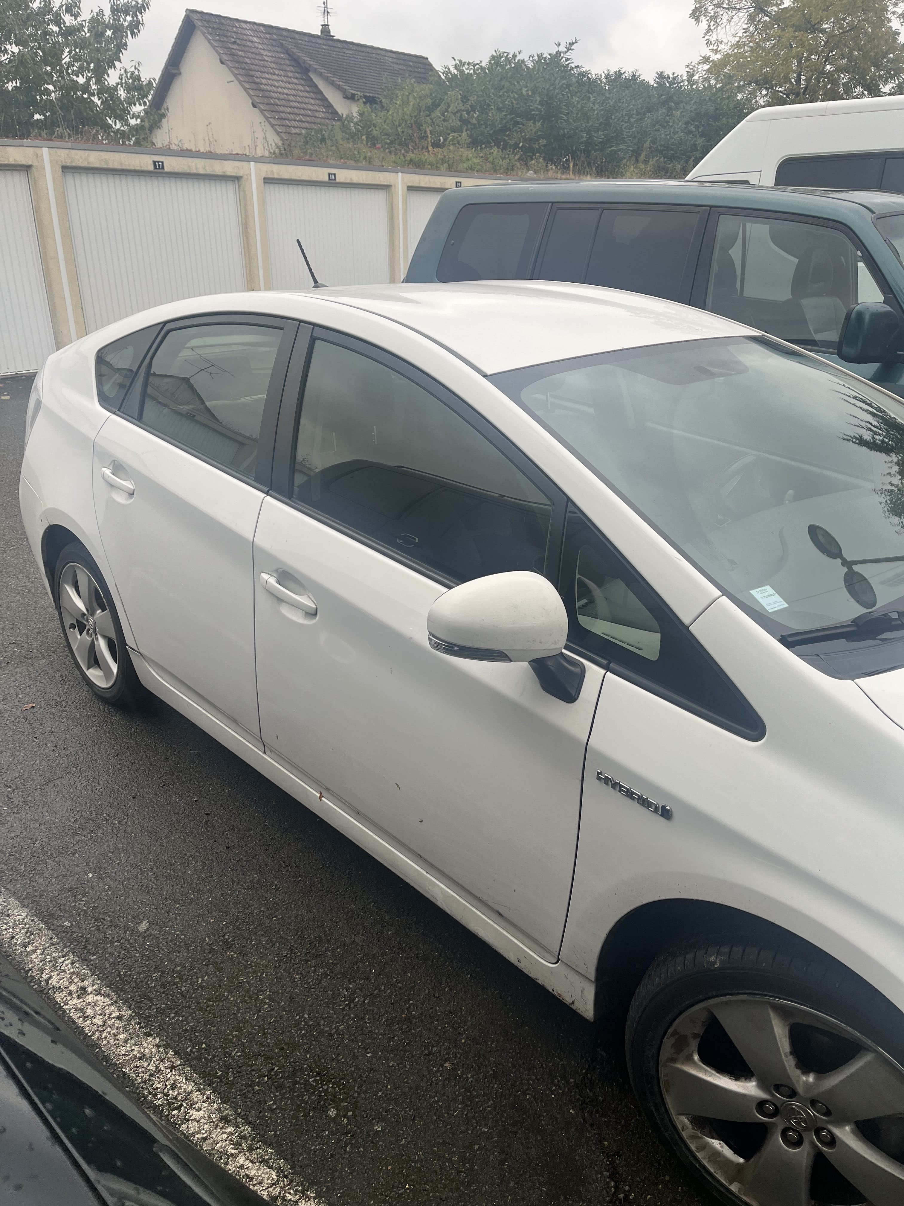 Toyota Prius, 2014, Essence 98 / Électrique (hybride), automatique