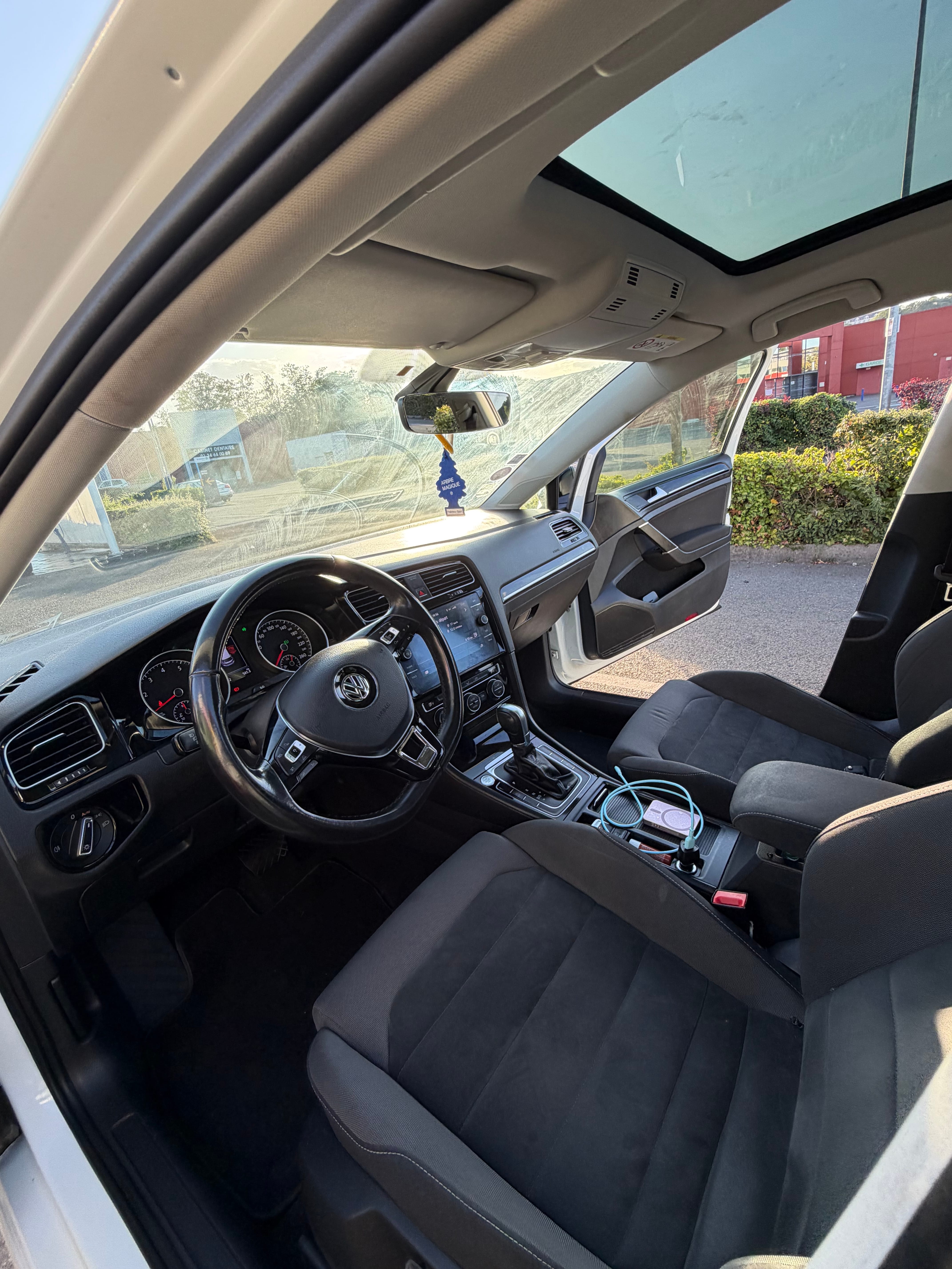 Volkswagen Golf R-Line avec GPS