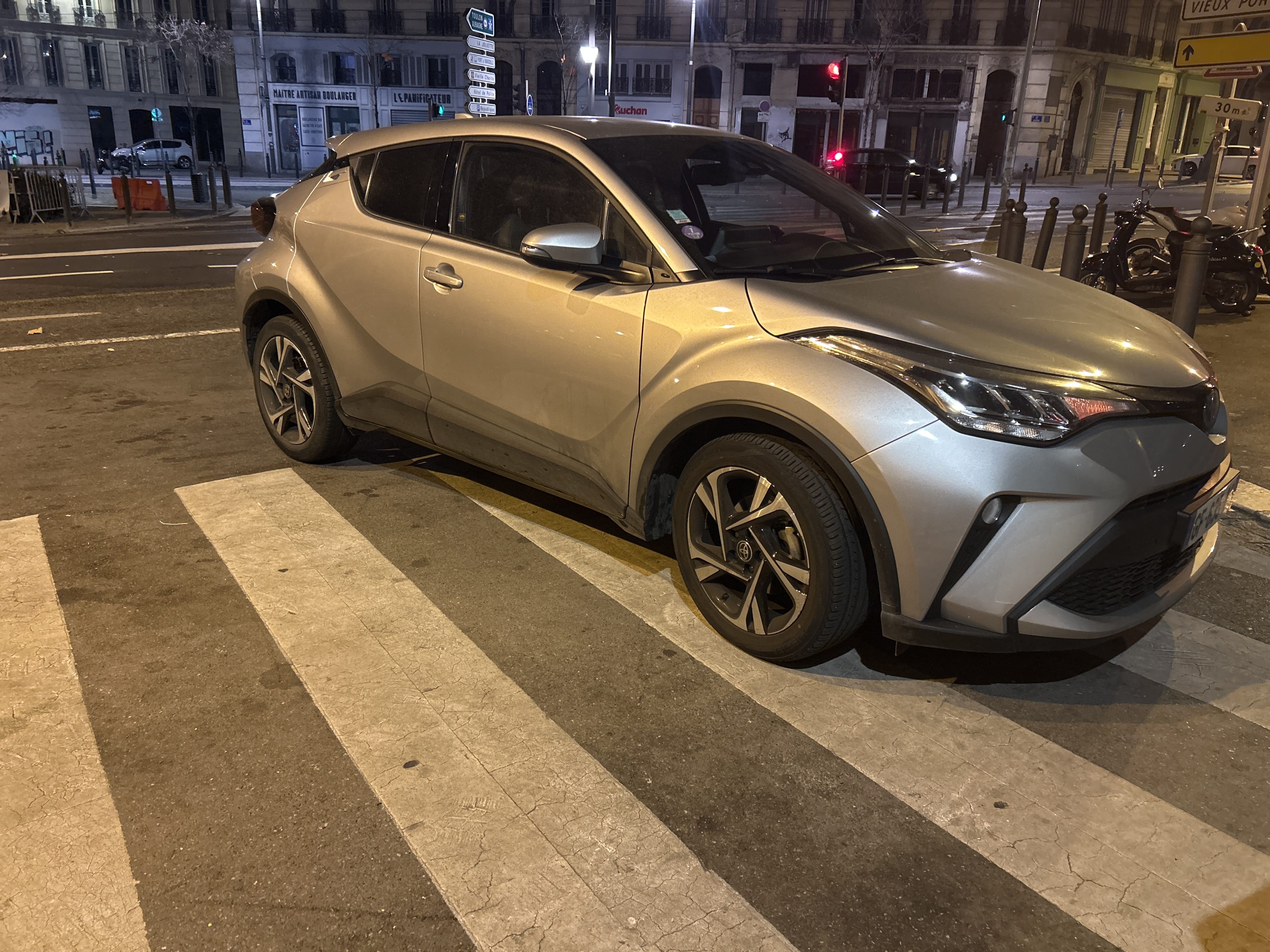 Toyota C-HR, 2022, Essence 95 / Elektrisch (hybride), automatisch