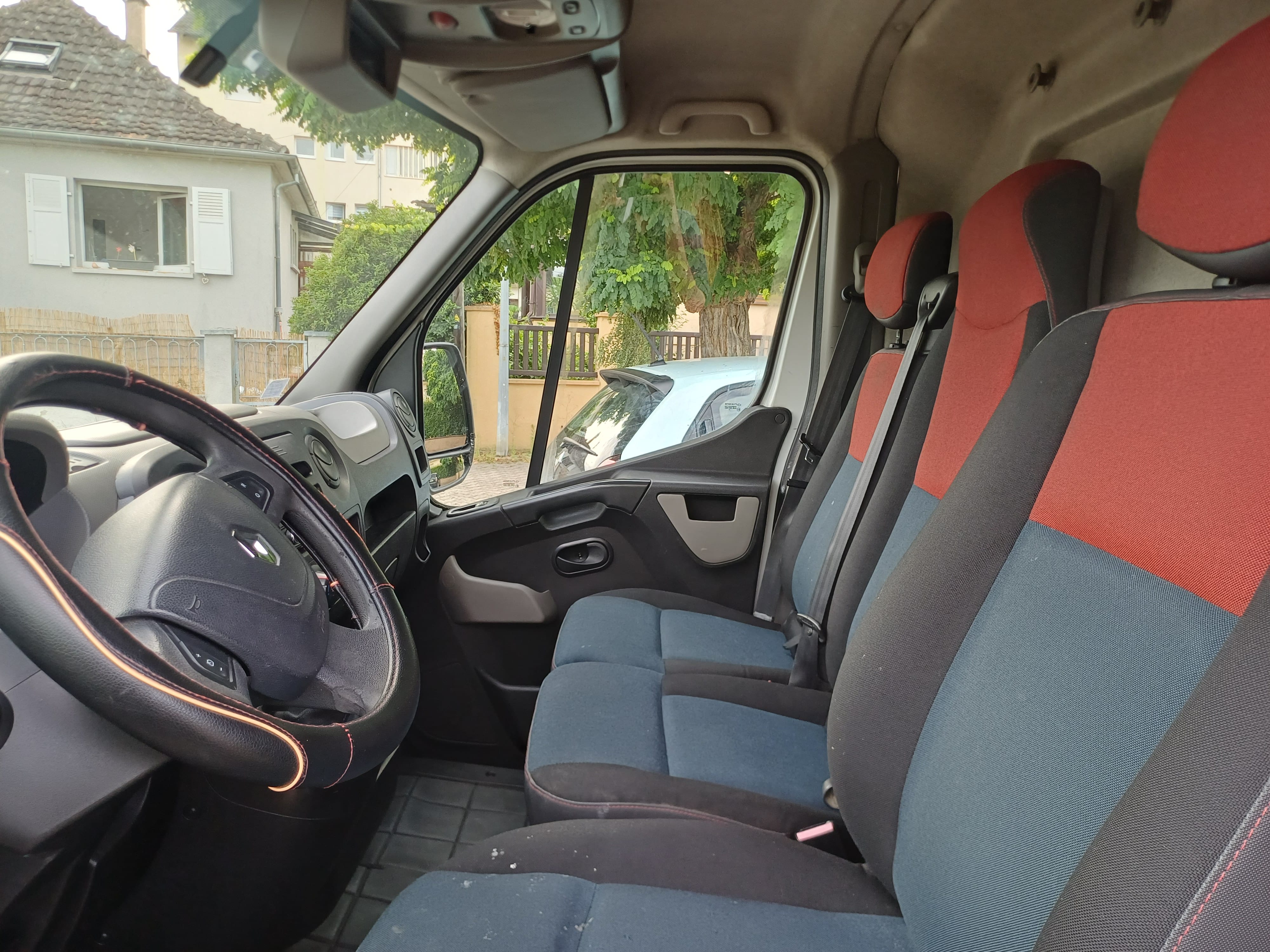 Renault Master 2.3 dci avec Coffre de toit