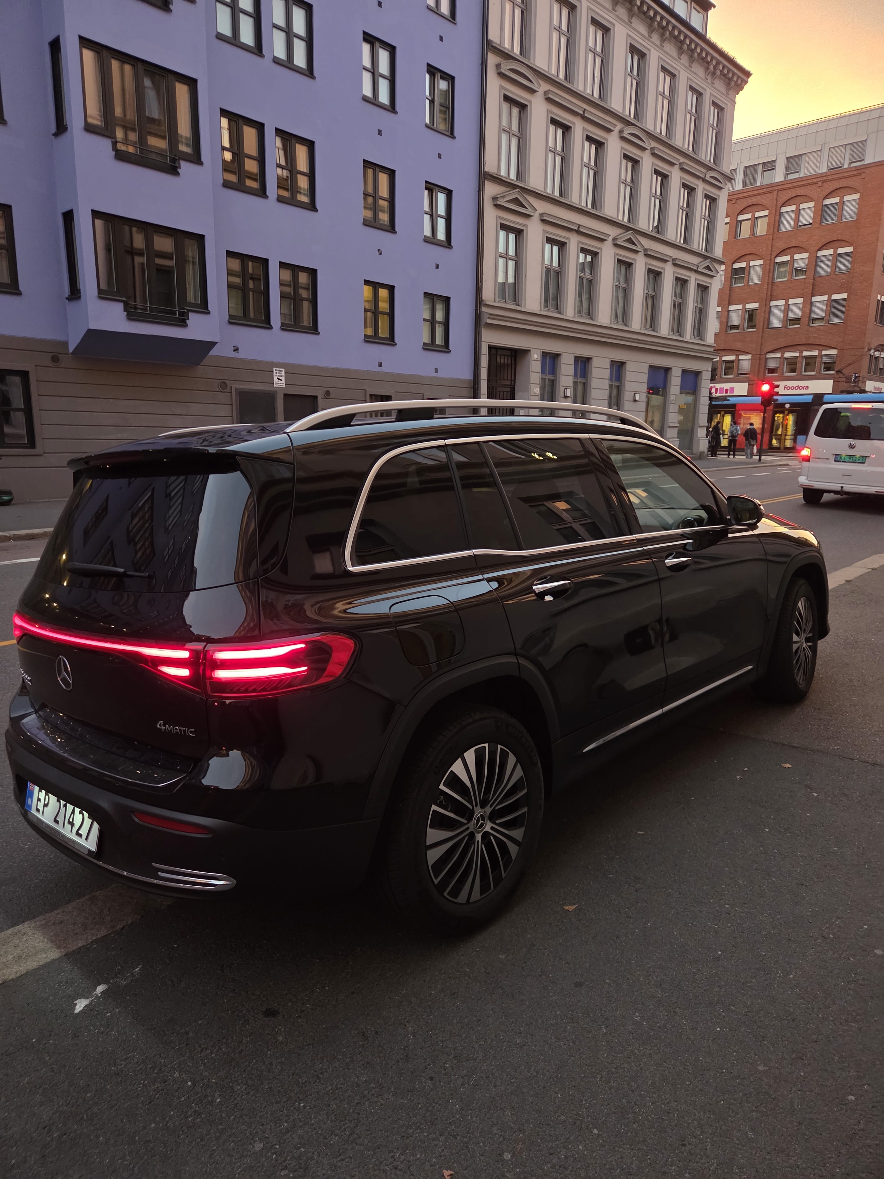 Mercedes-Benz EQB 300 4MATIC med Apple CarPlay