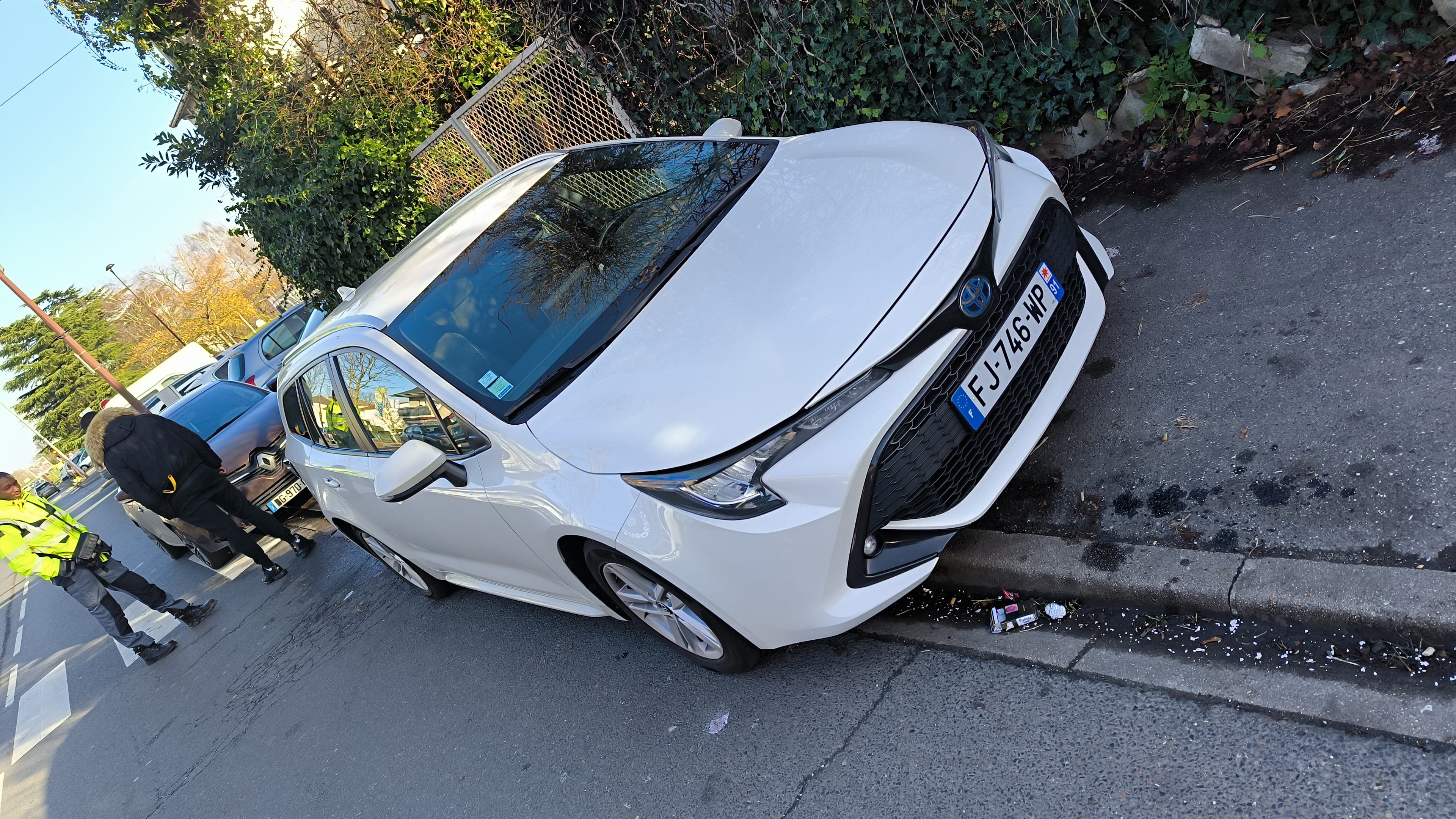 Toyota Corolla Hybride, 2019, Essence 95 / Électrique (hybride), automatique