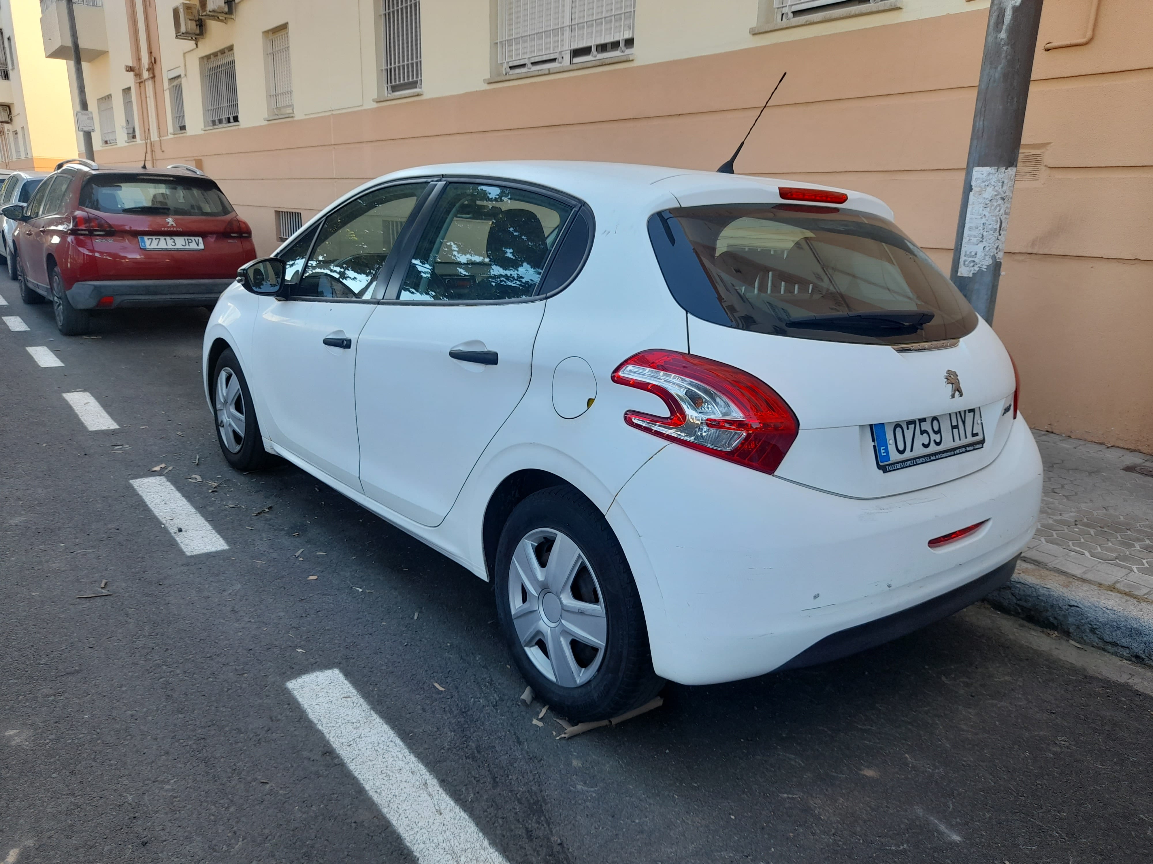 Peugeot 208 con Aire acondicionado