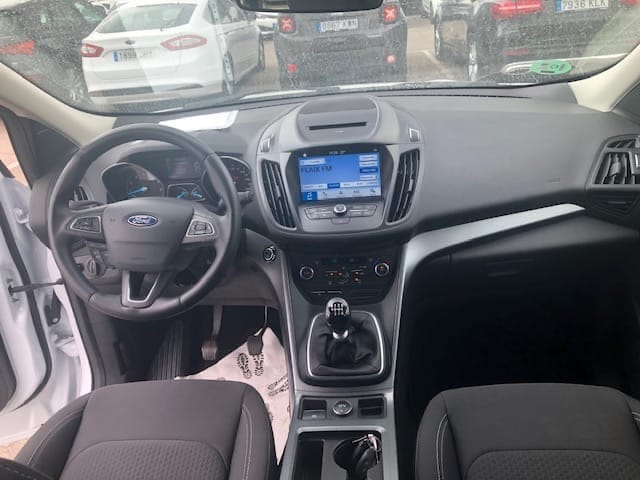 Ford Kuga with Cruise control