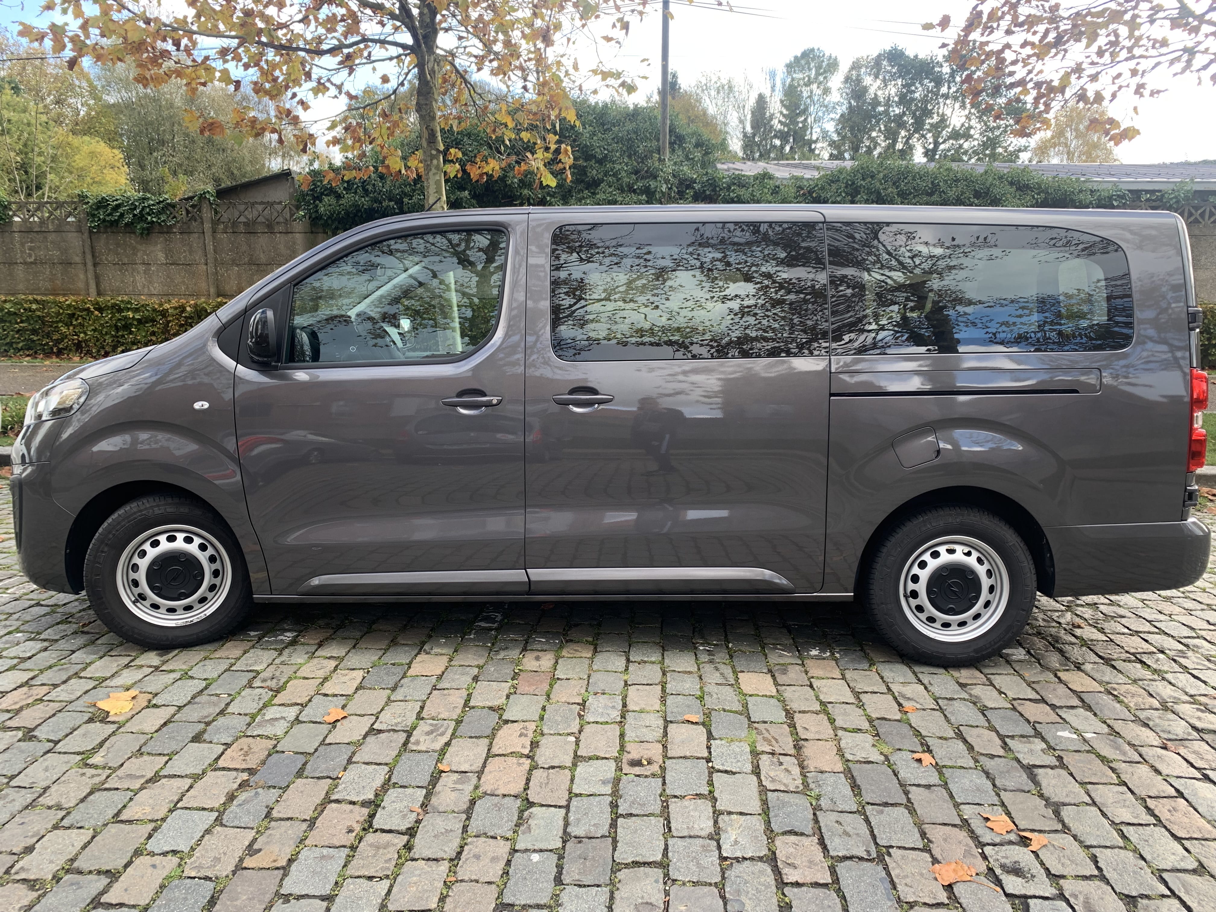 Opel Vivaro Combi avec Climatisation