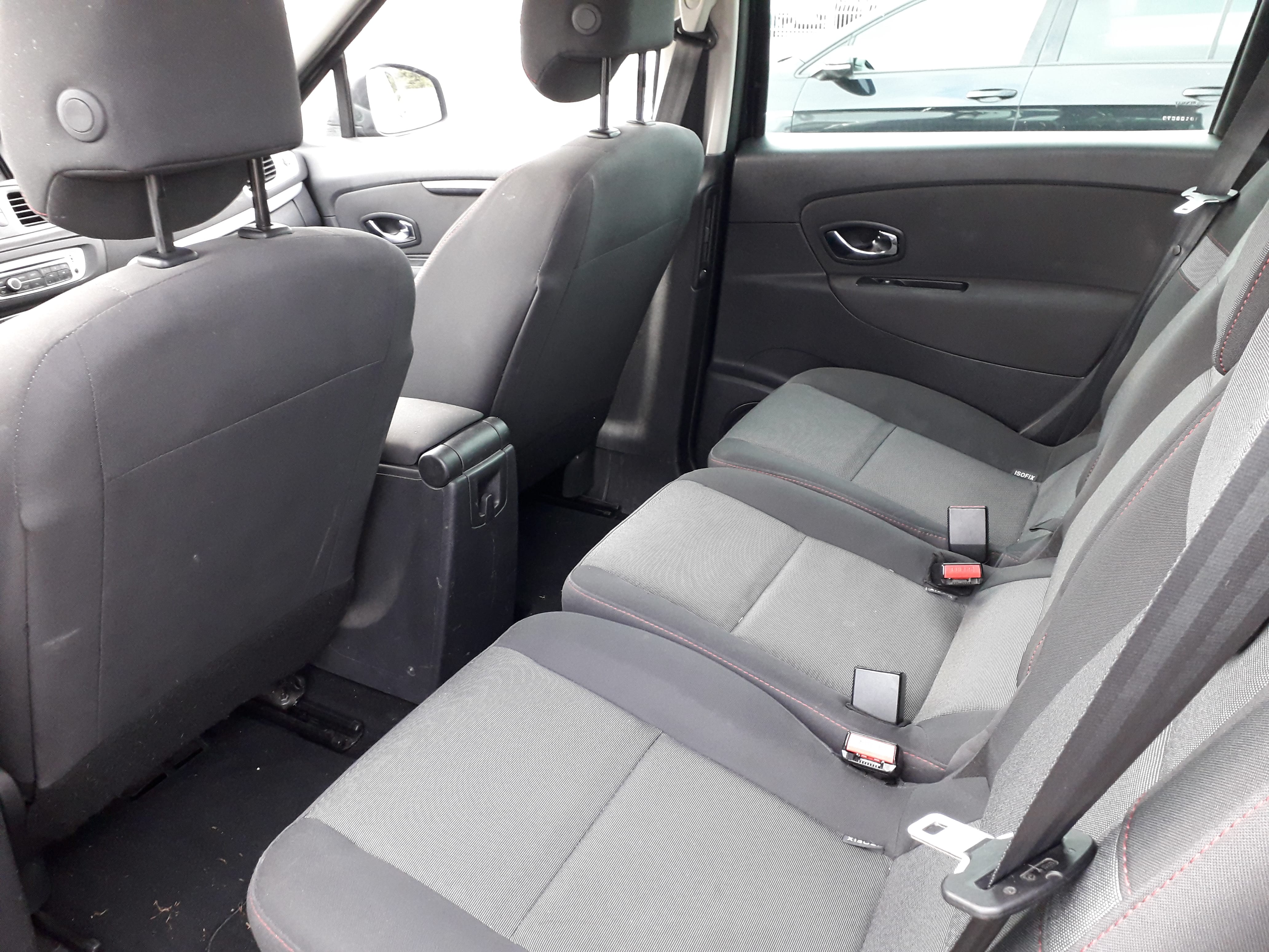 Renault Scenic 1.5 DCI 110 CV dynamique mit Kindersitz