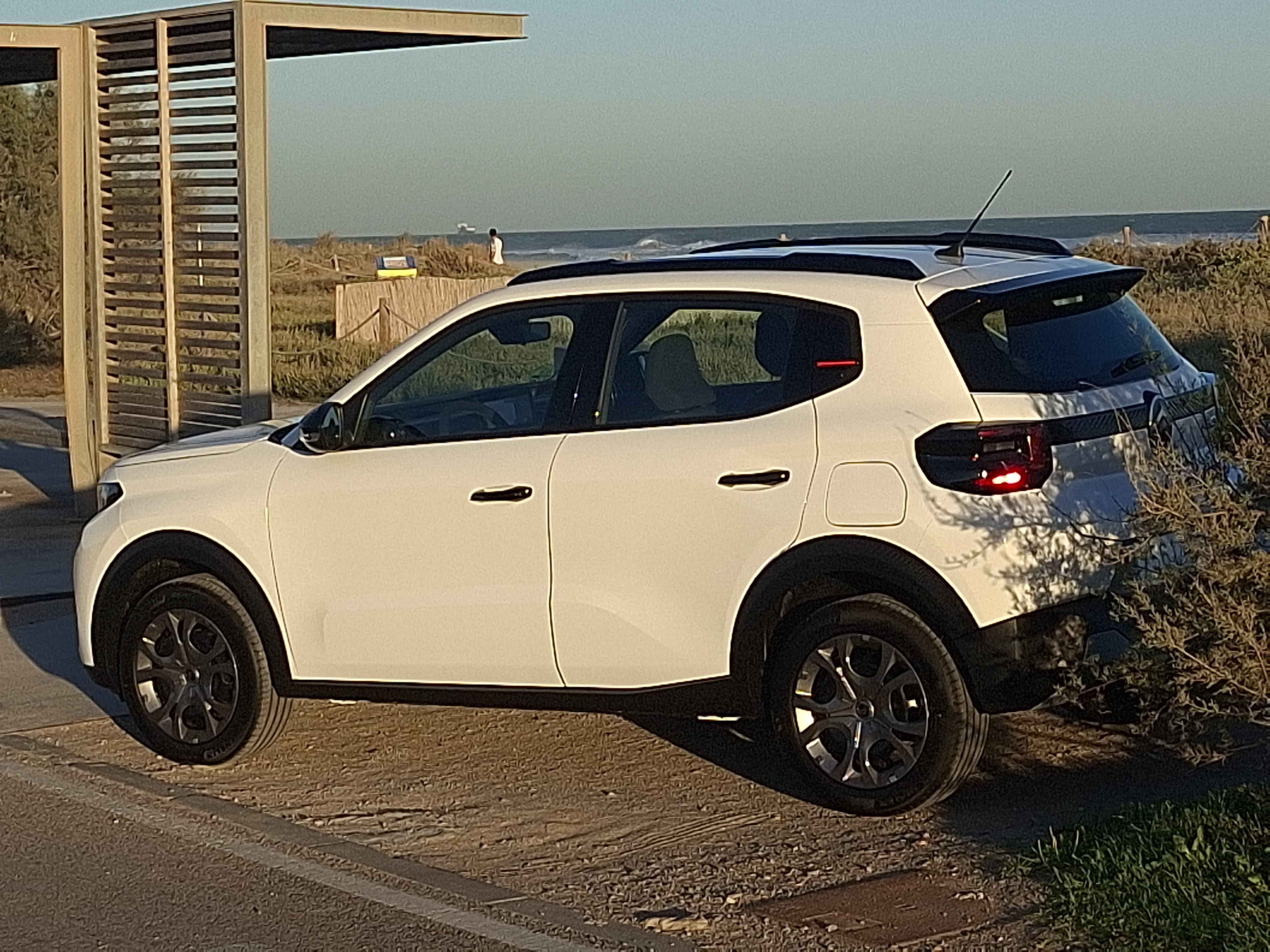 Citroen C3 Business 100CV Gasolina - 5 puertas - 7559NGN avec GPS