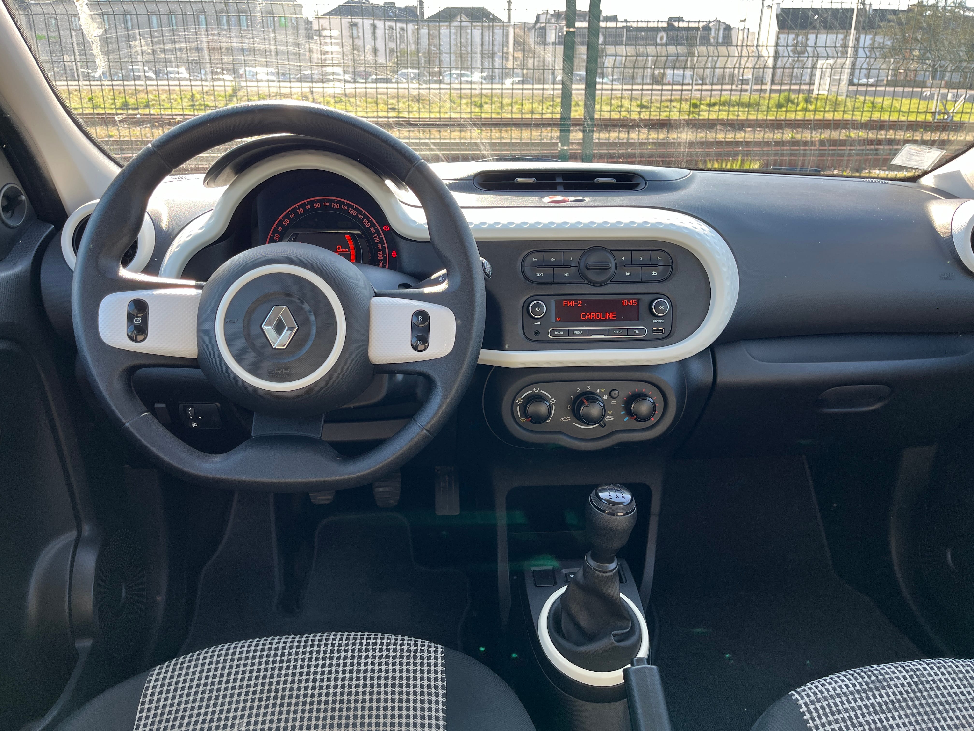 Renault Twingo III avec Entrée audio / iPod